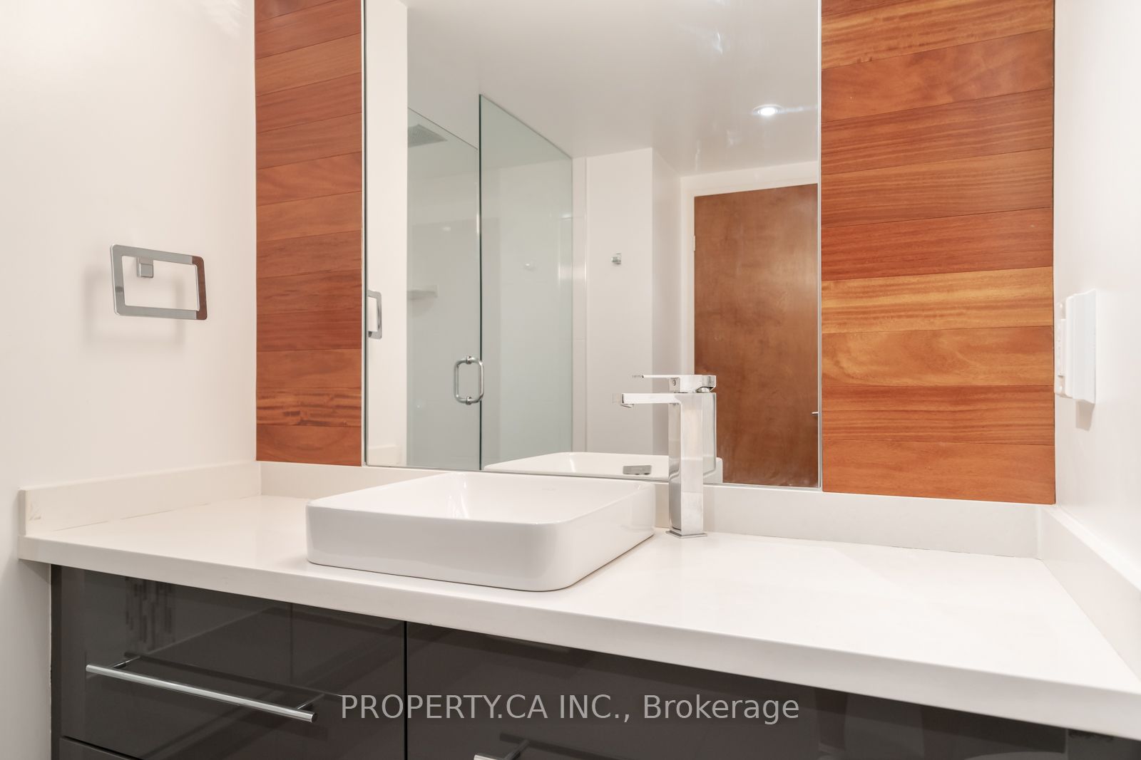 1 Concorde Place 1202 Property Photo 24