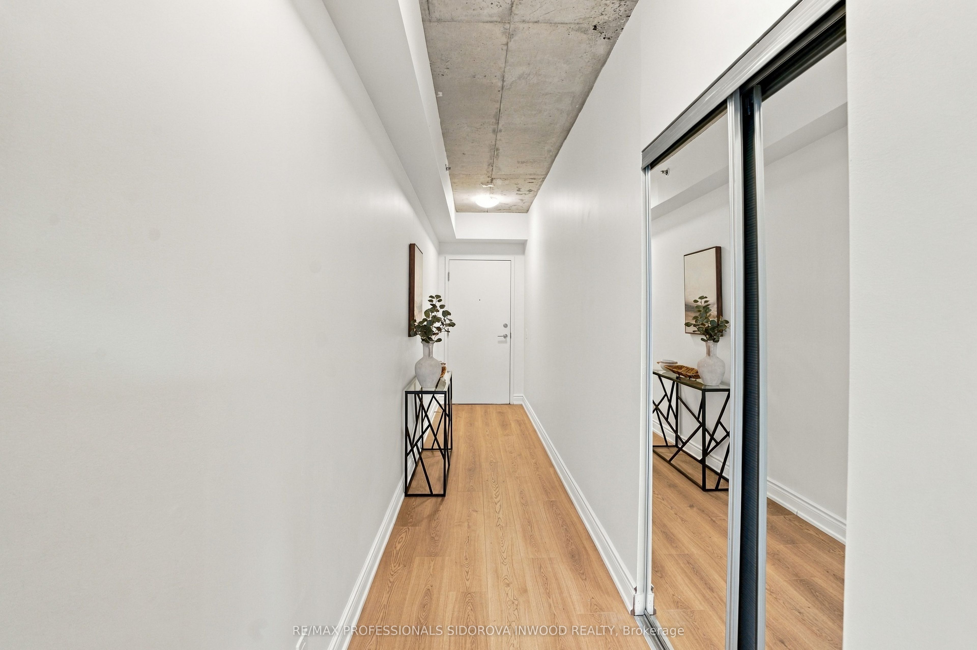 707 Dovercourt Road 215 Property Photo 2