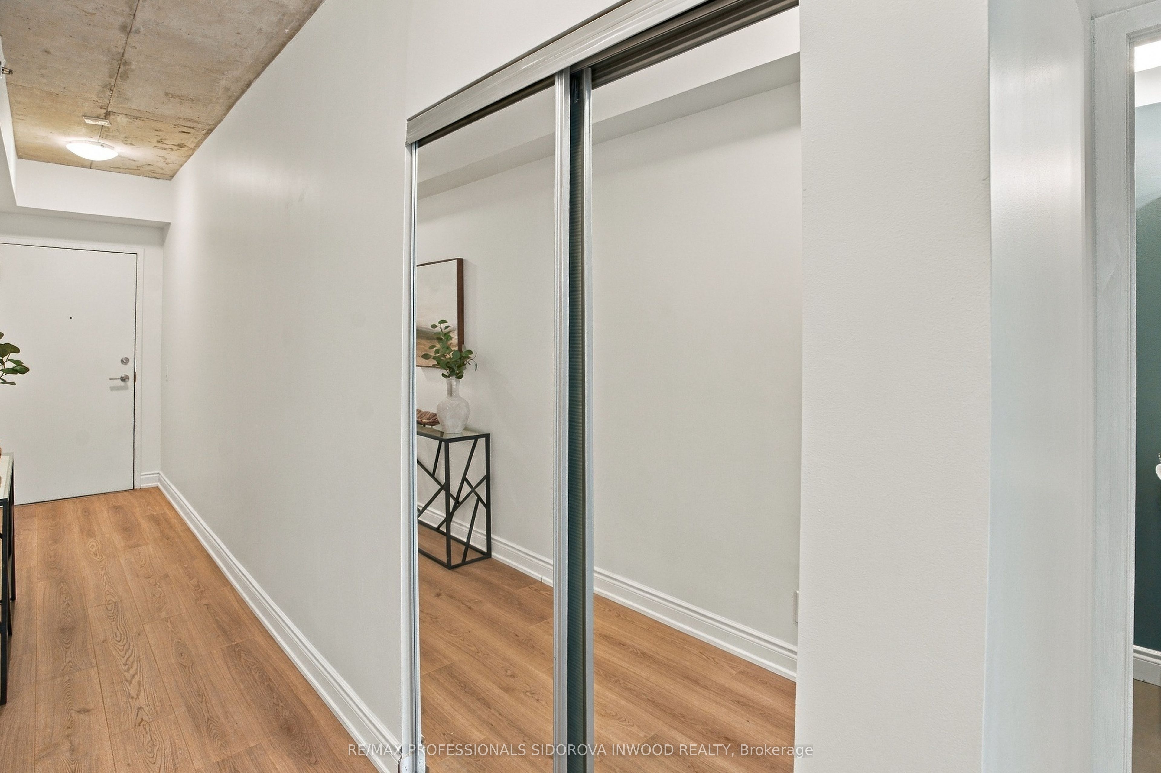 707 Dovercourt Road 215 Property Photo 5