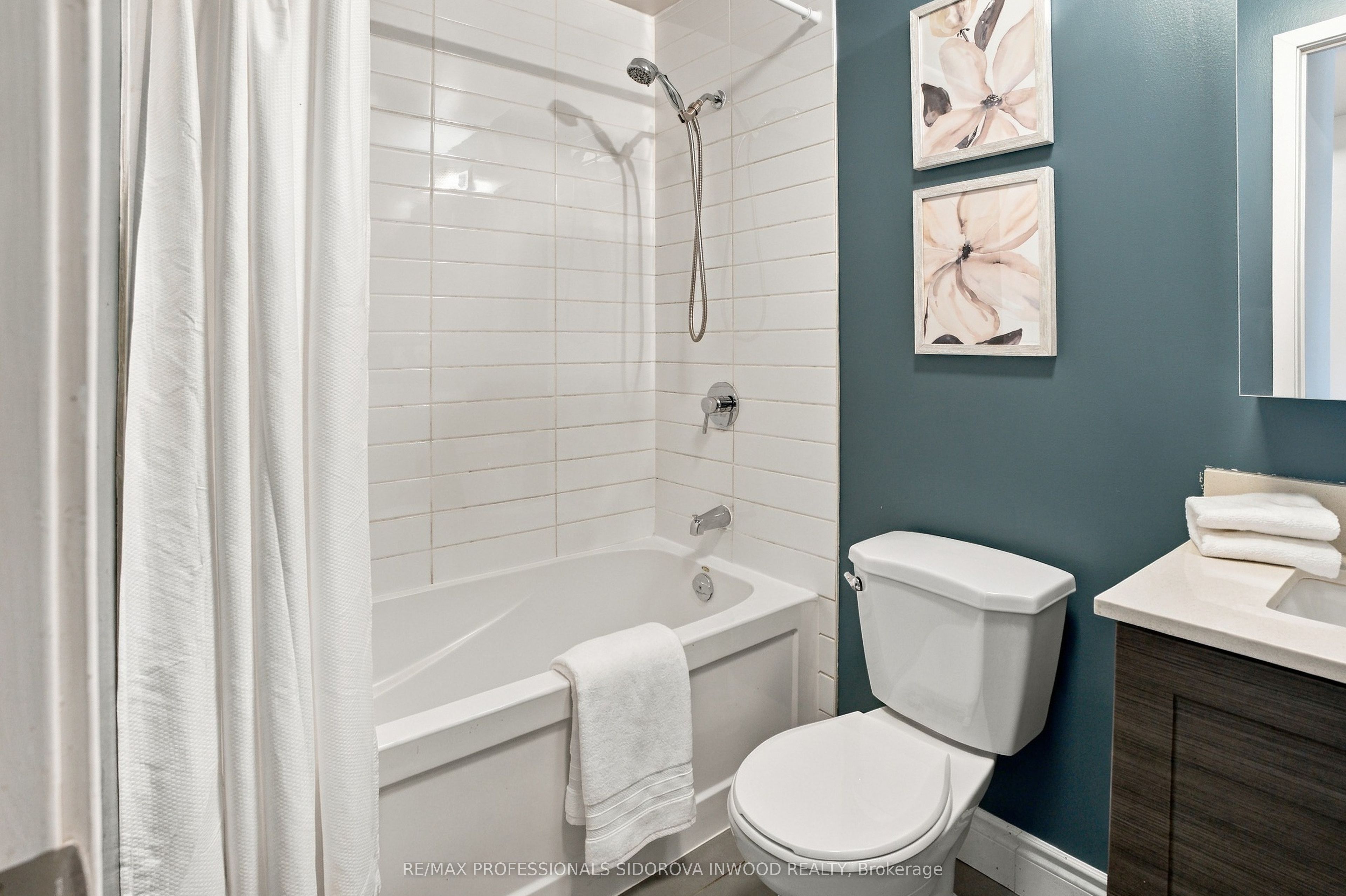 707 Dovercourt Road 215 Property Photo 19