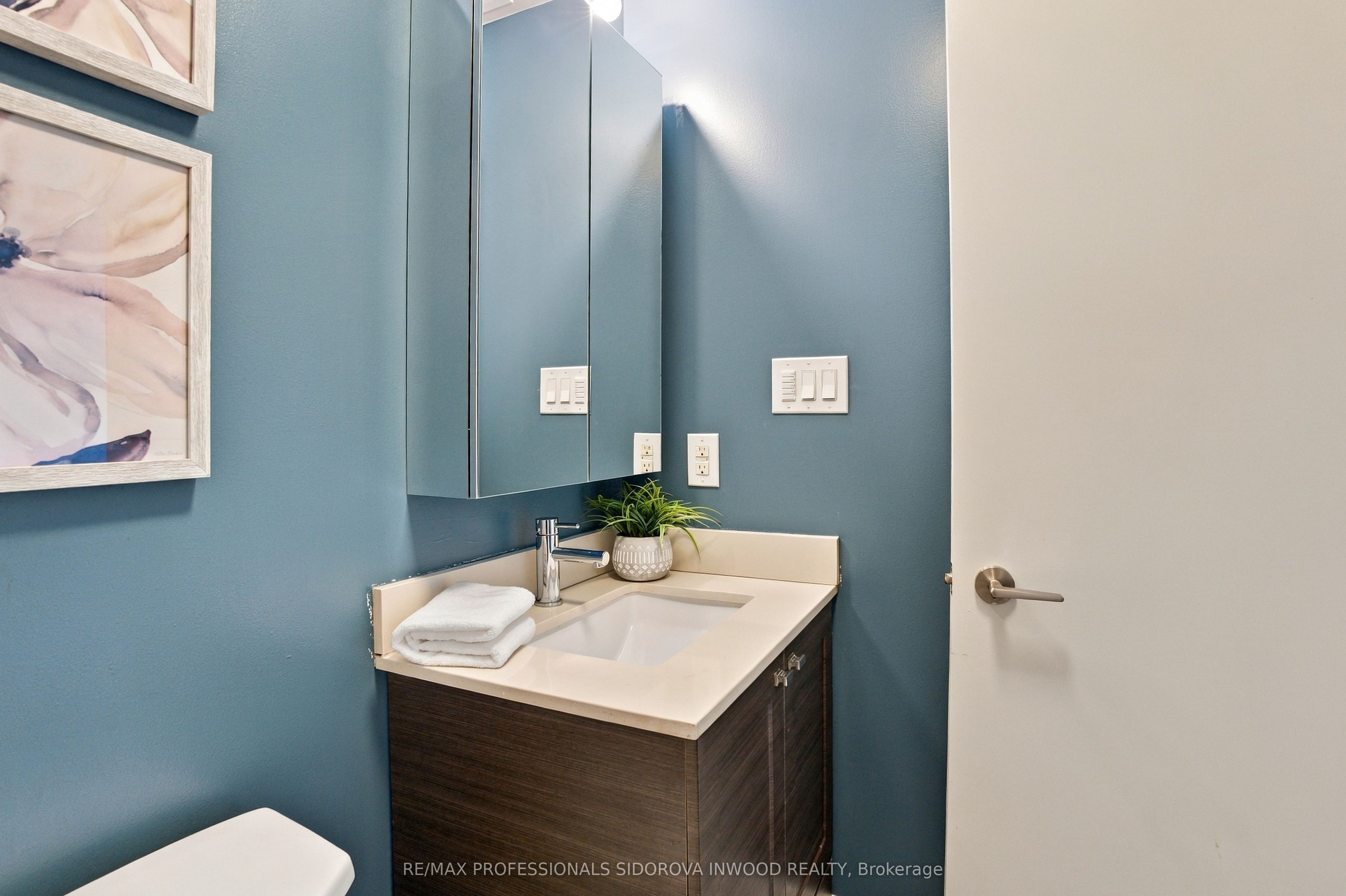 707 Dovercourt Road 215 Property Photo 20