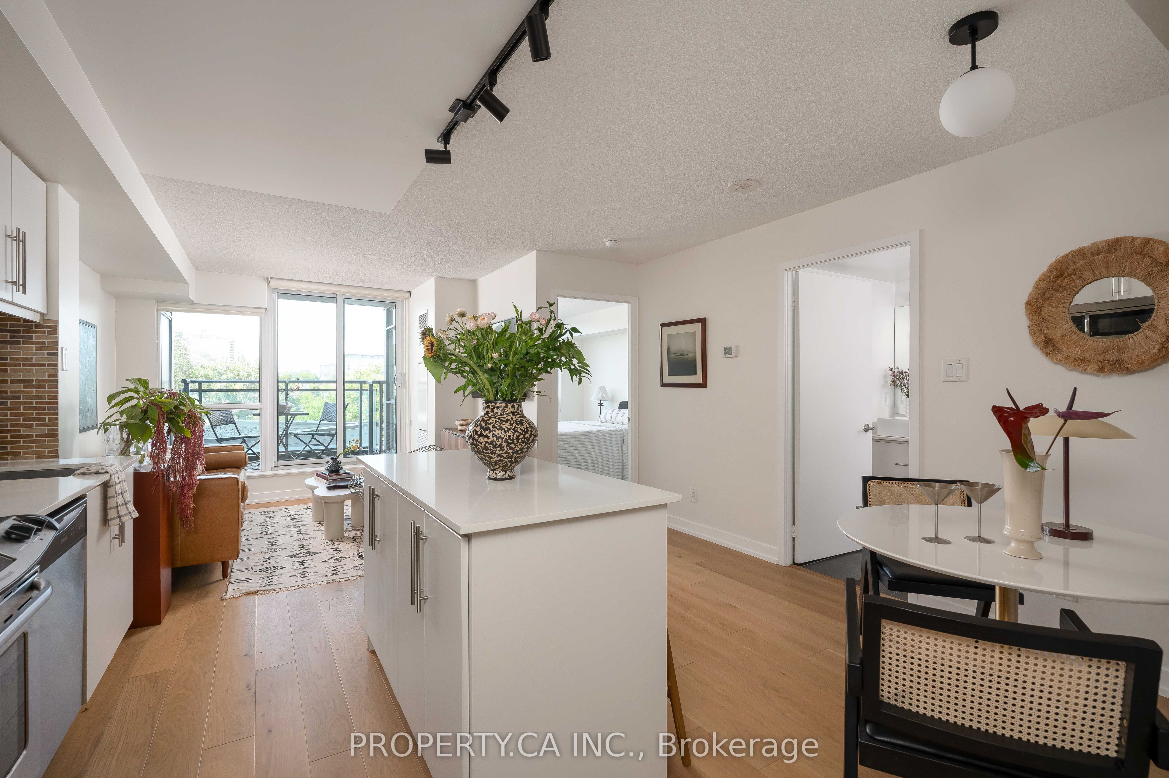 1171 Queen Street W 413 Property Photo 5