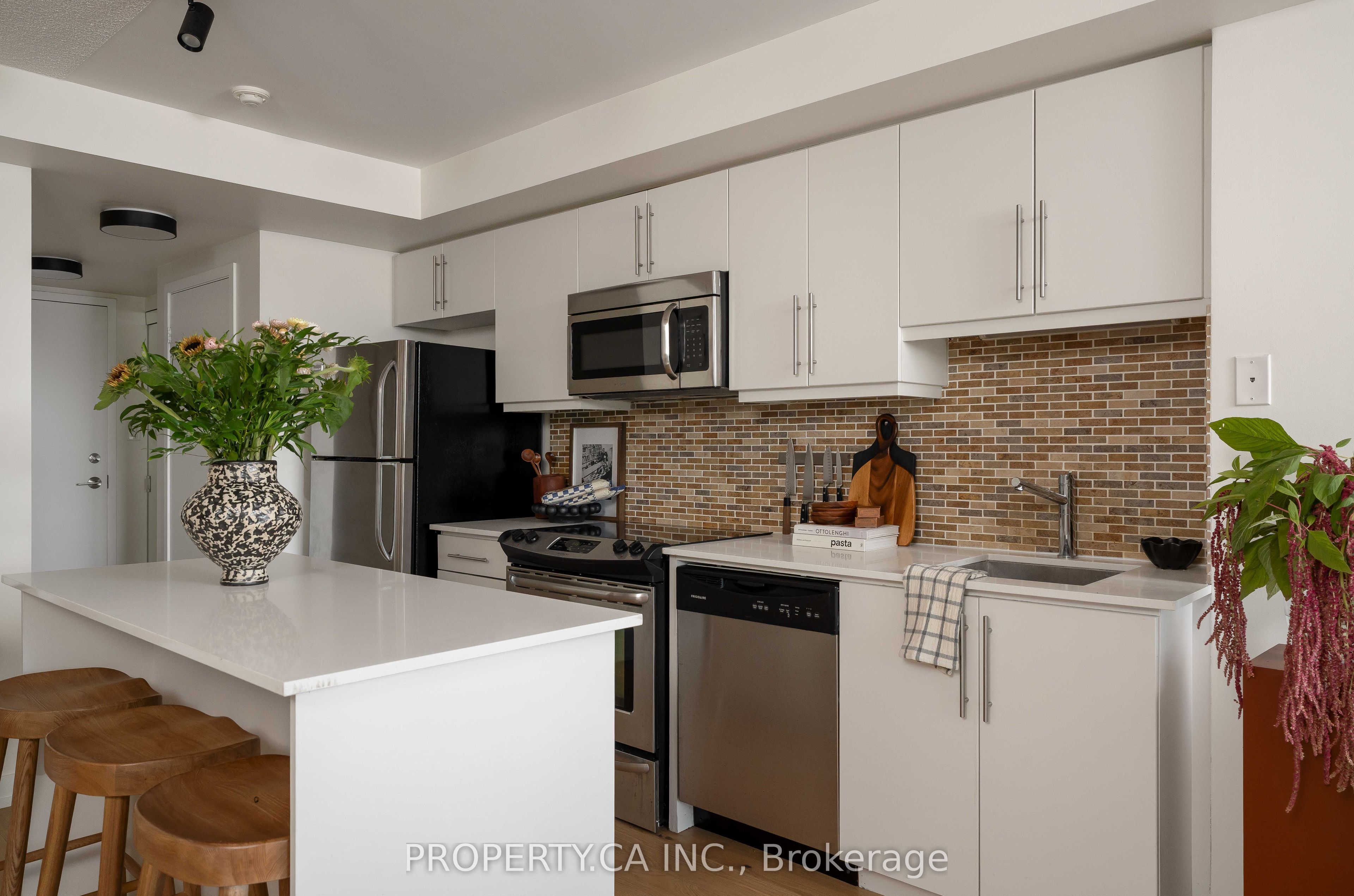 1171 Queen Street W 413 Property Photo 10