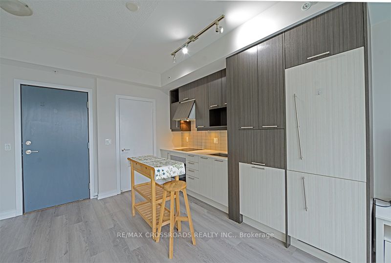 199 Richmond Street W 1708 Property Photo 5