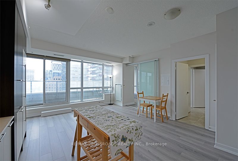 199 Richmond Street W 1708 Property Photo 7