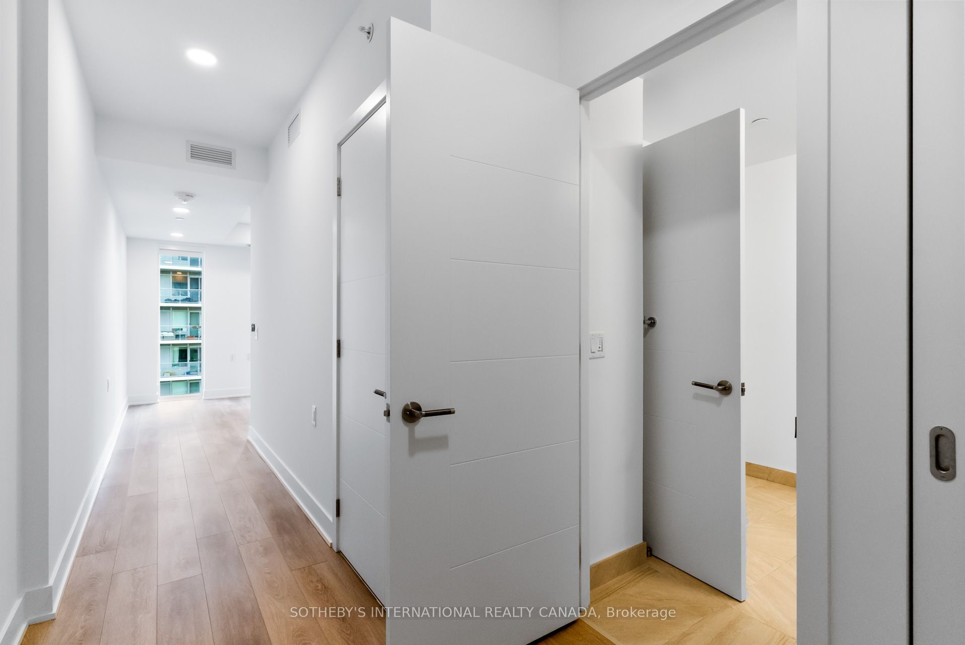 200 Redpath Avenue Ph06 Property Photo 2
