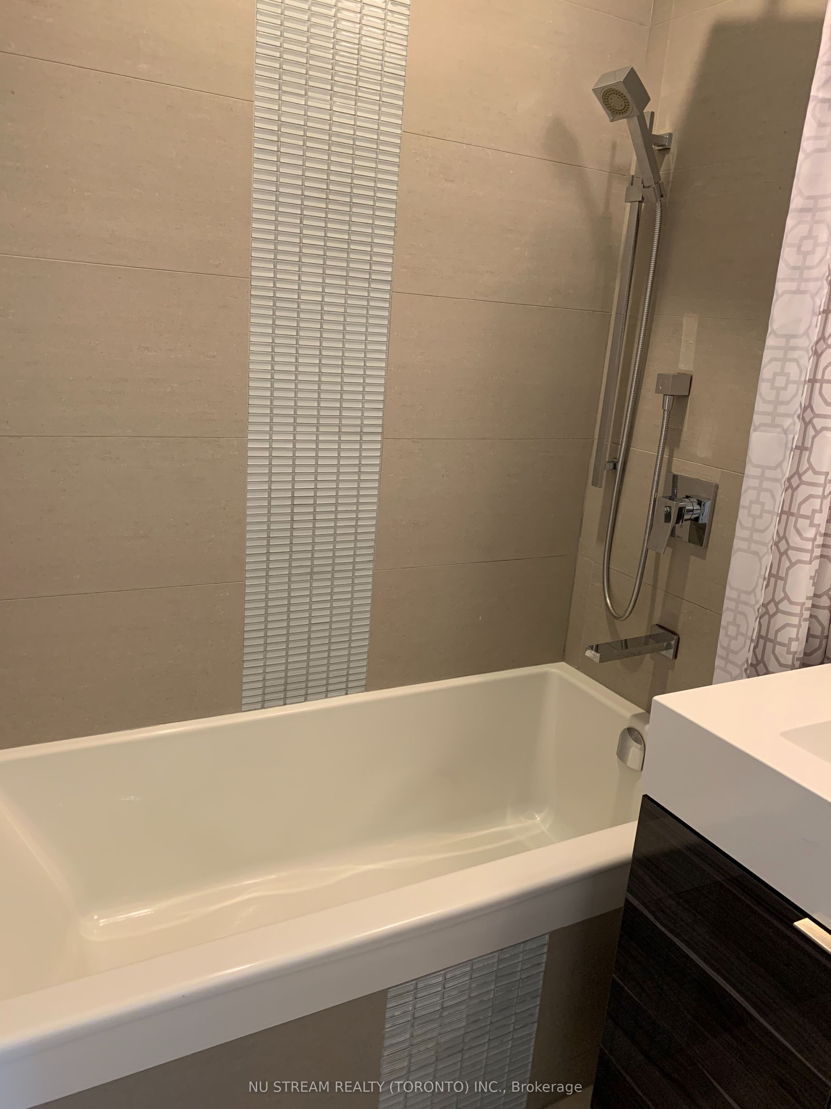 28 Avondale Avenue 309 Property Photo 12