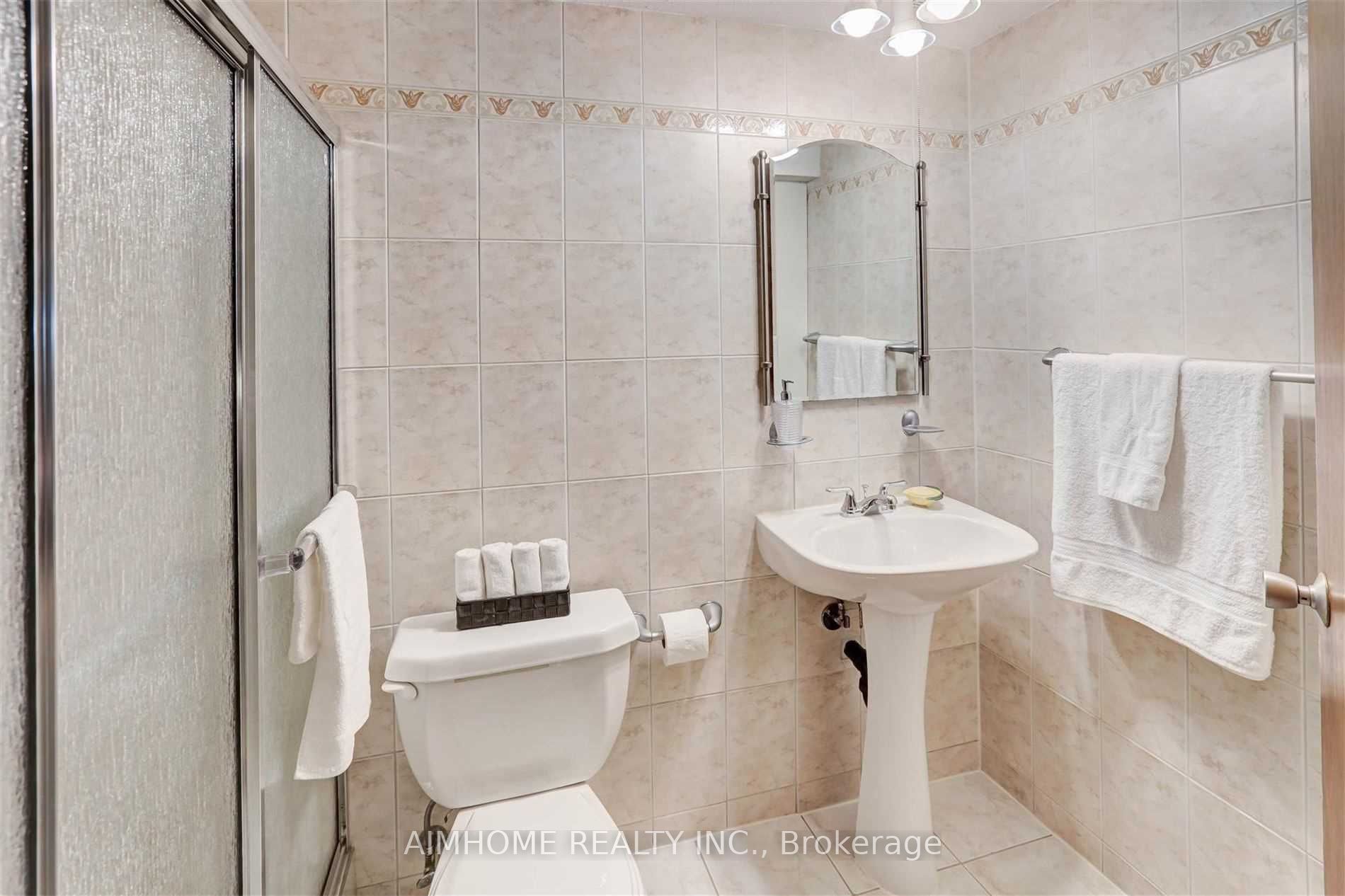 145 Homewood Avenue Lower L Property Photo 7