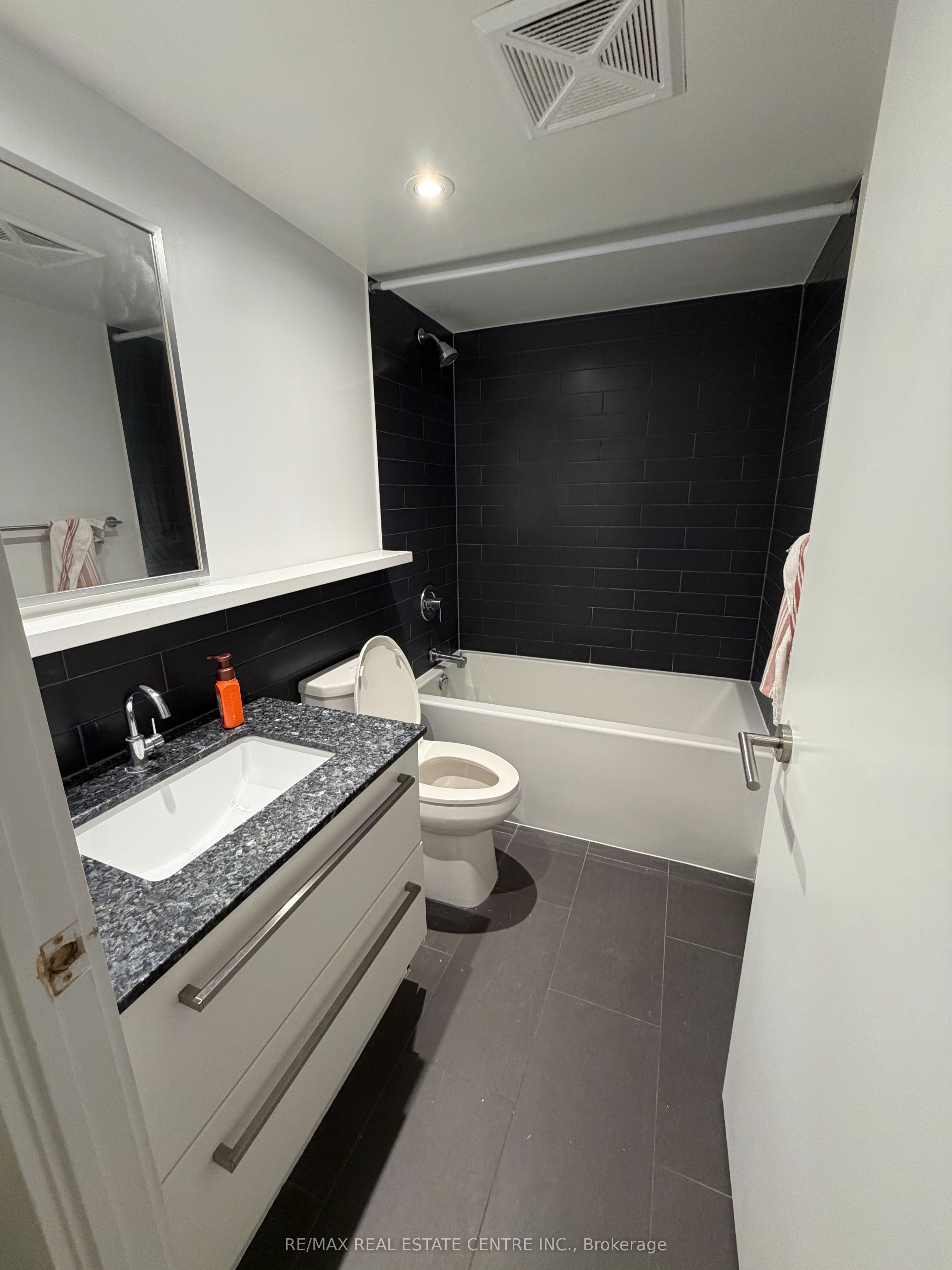 120 Varna Drive 605 Property Photo 7