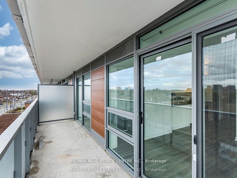 120 Varna Drive 605 Property Photo 15