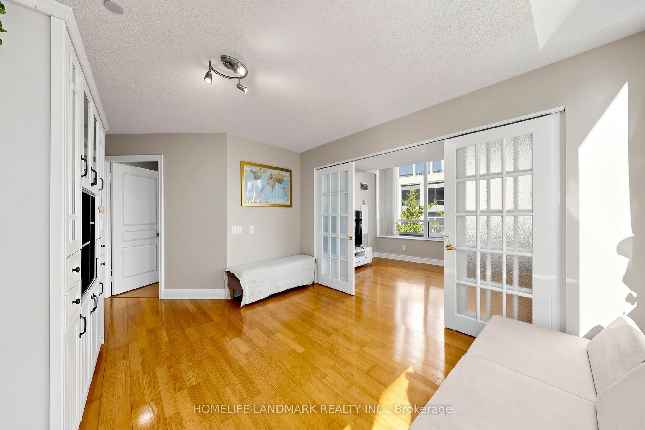 15 Northtown Way 220 Property Photo 8