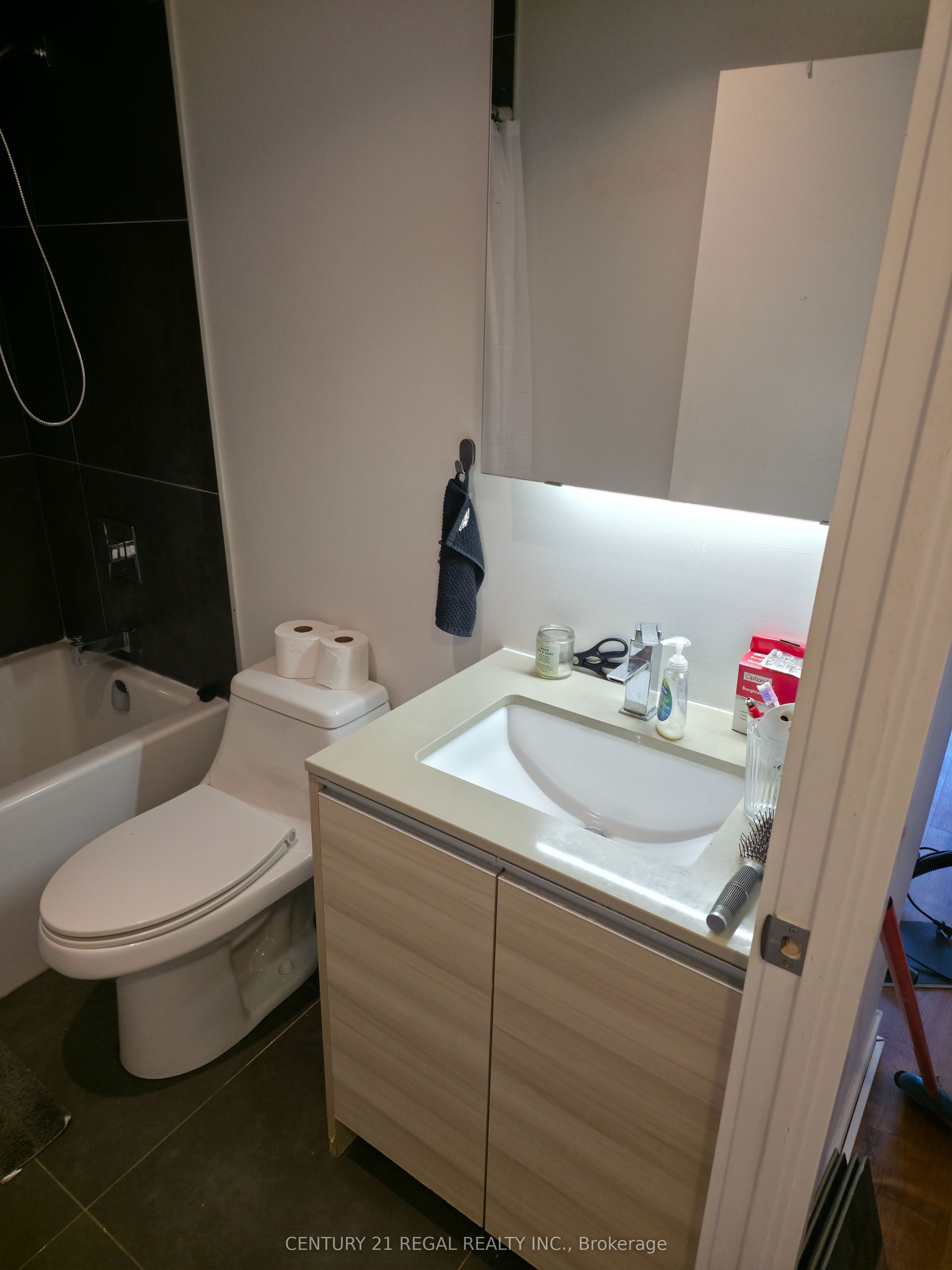 20 Minowan Miikan Lane 705 Property Photo 6