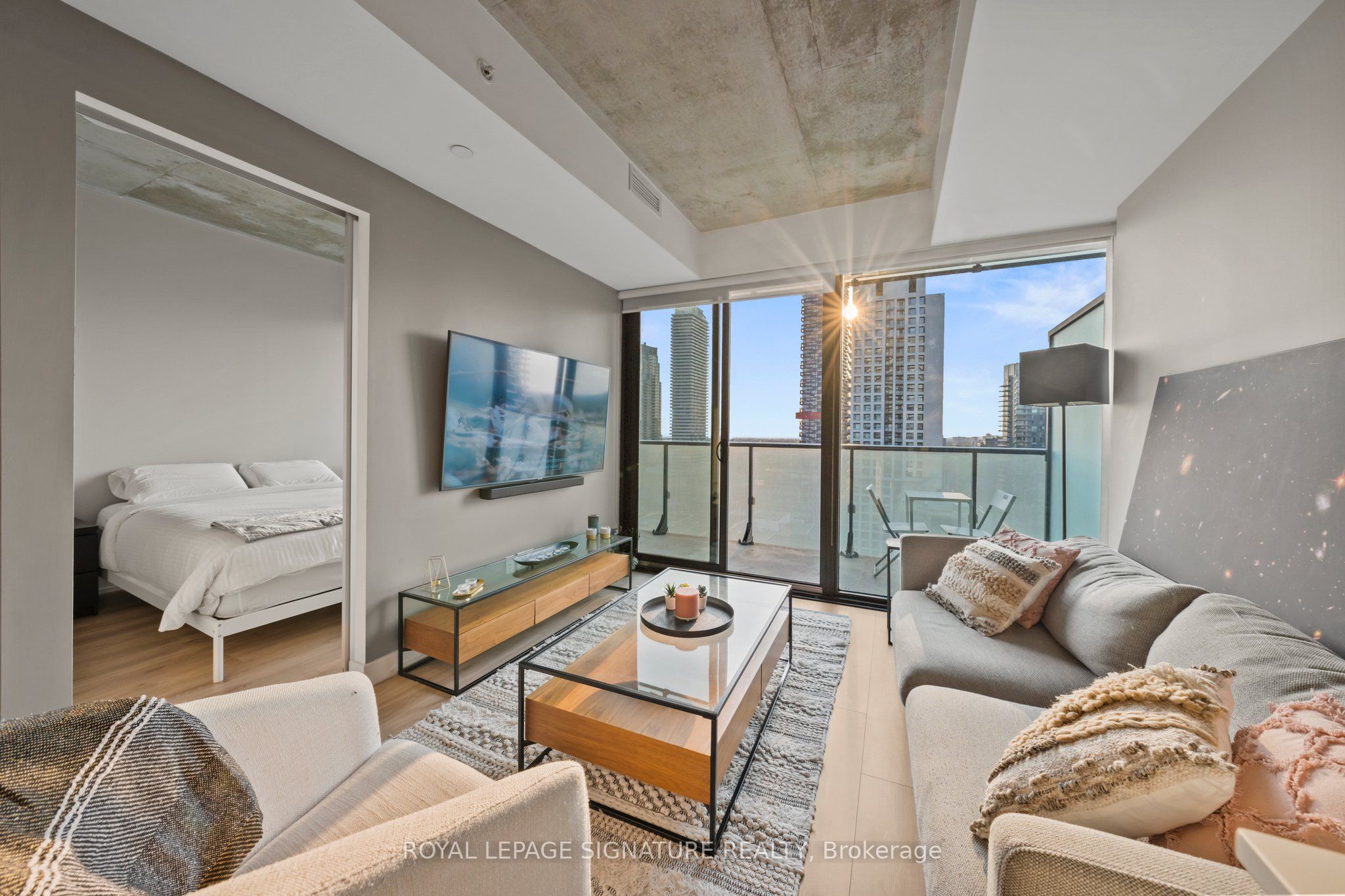161 Roehampton Avenue 2711 Property Photo 4