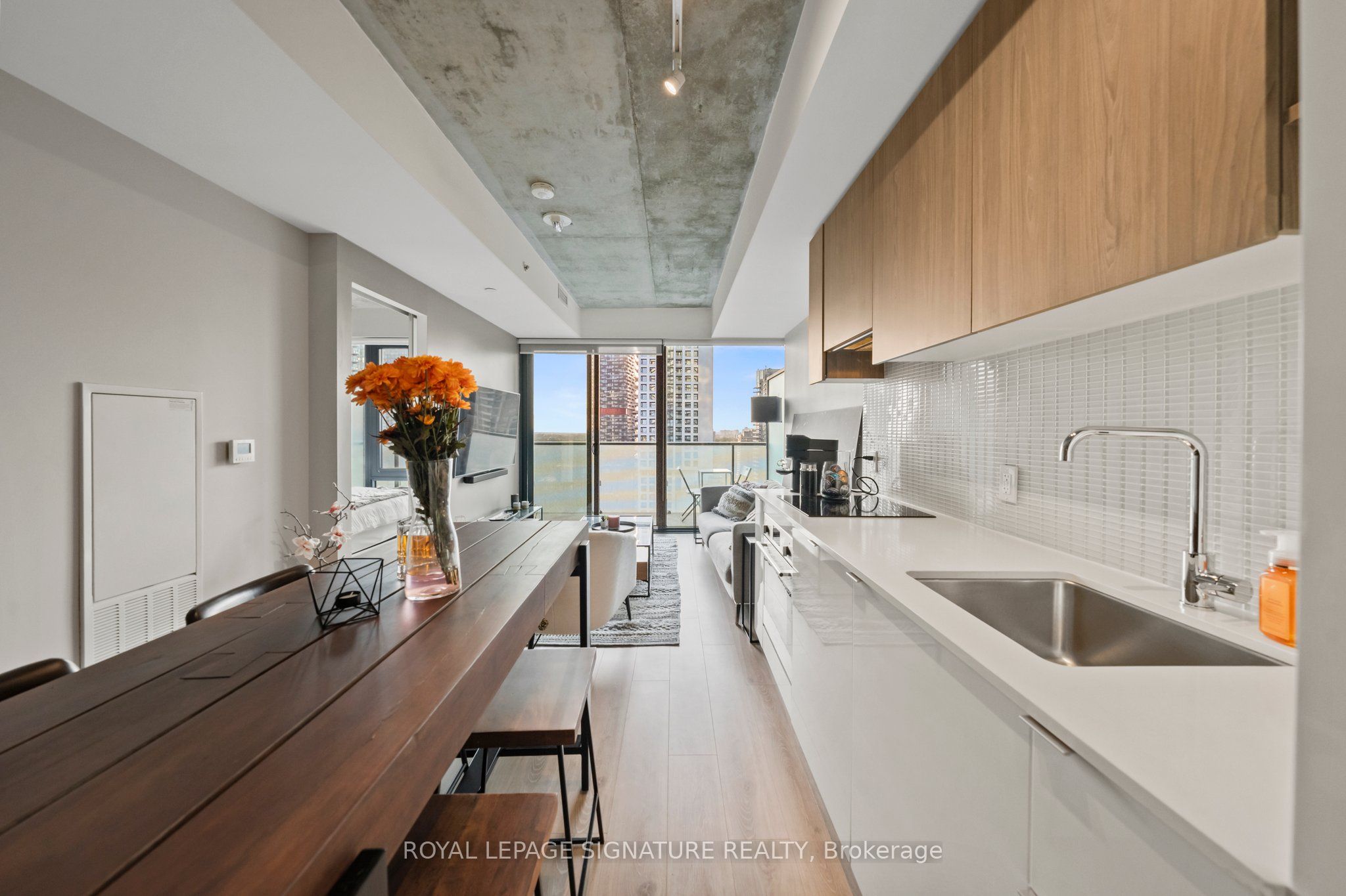 161 Roehampton Avenue 2711 Property Photo 11