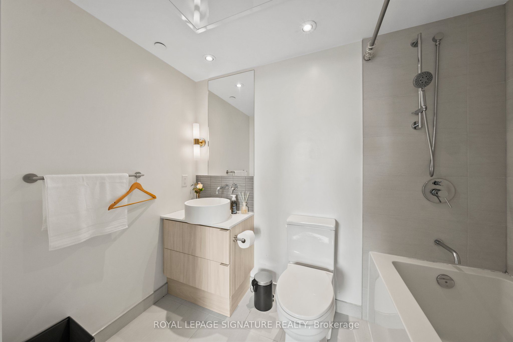 161 Roehampton Avenue 2711 Property Photo 20