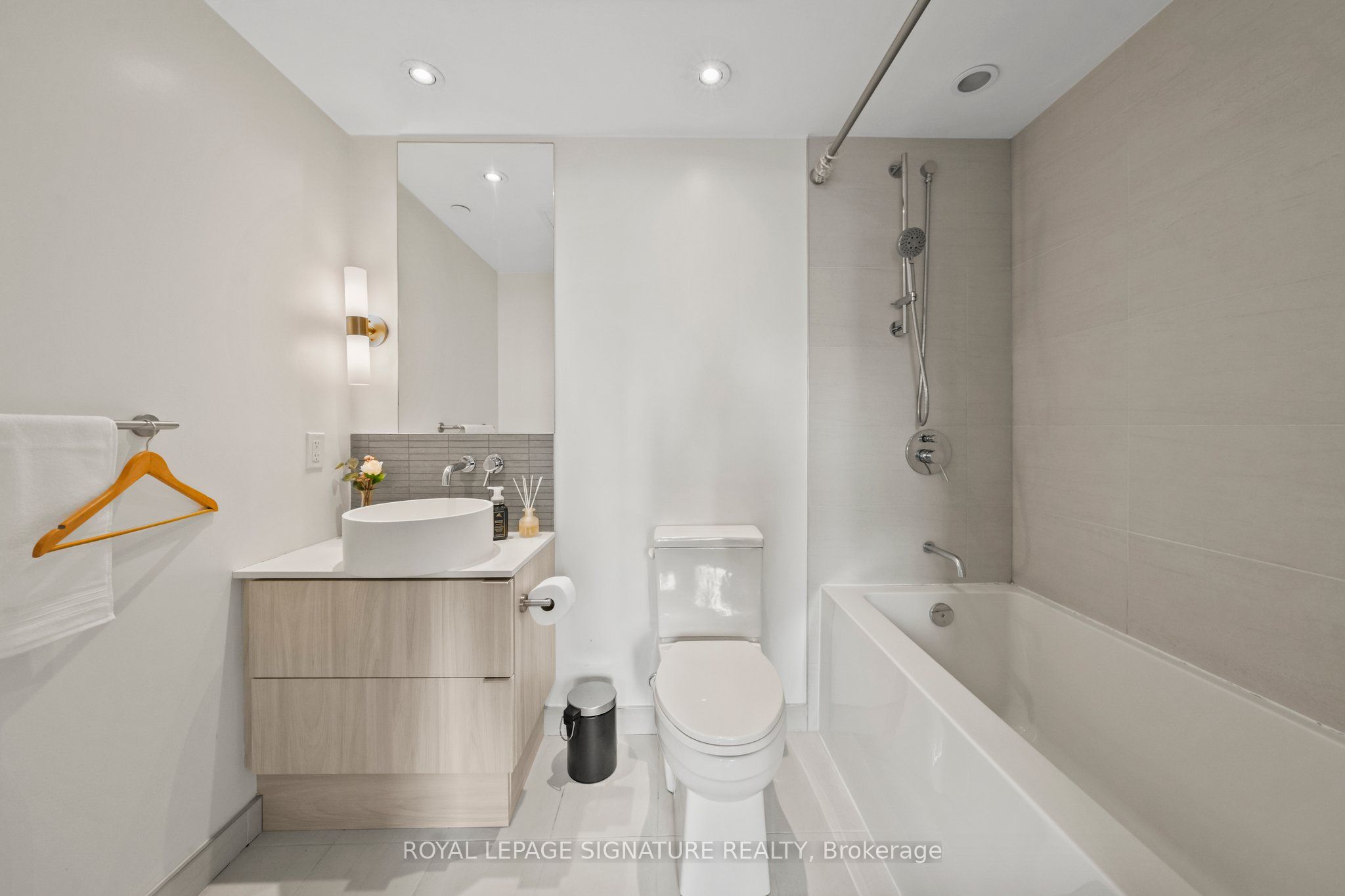 161 Roehampton Avenue 2711 Property Photo 21