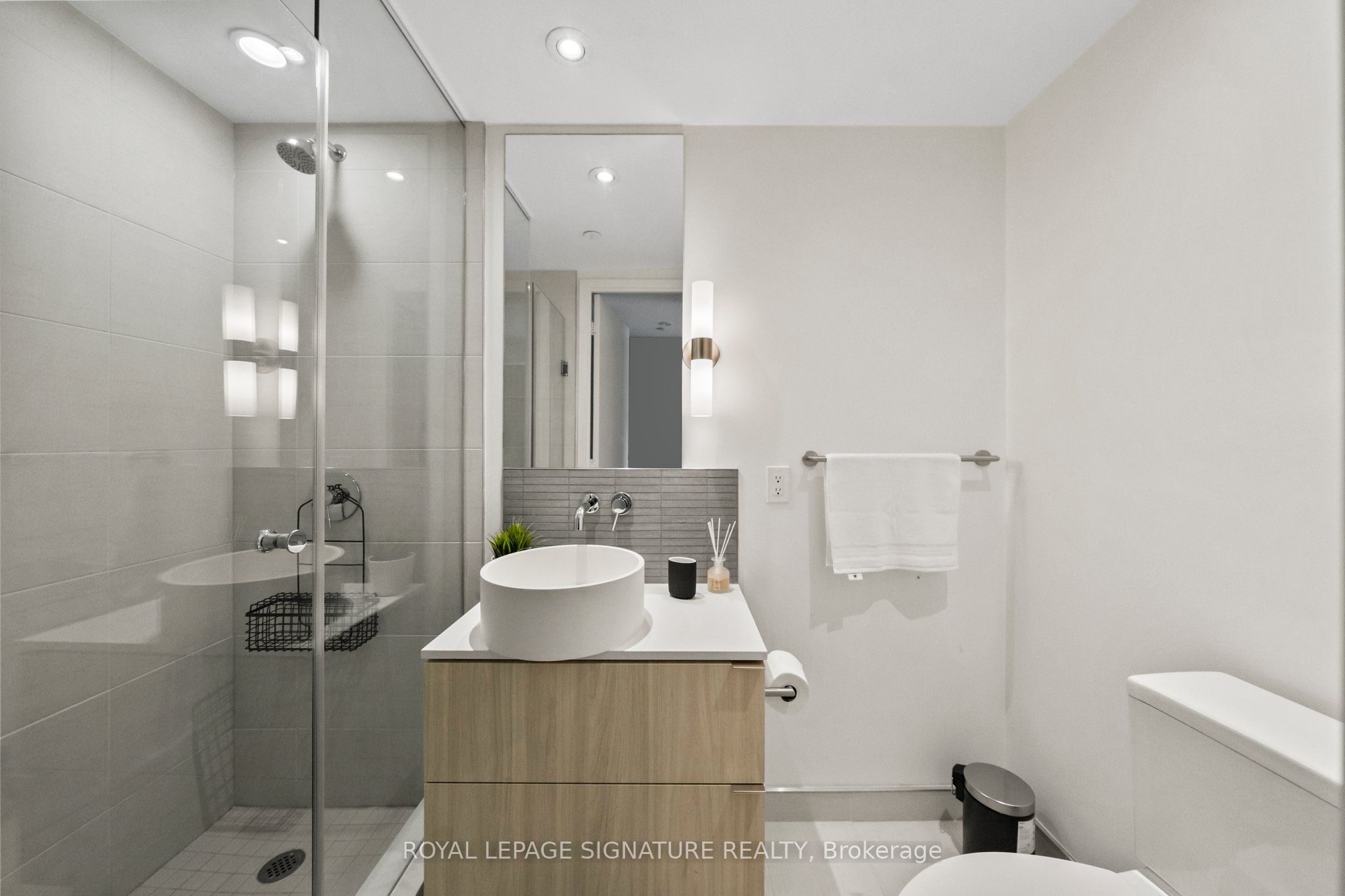 161 Roehampton Avenue 2711 Property Photo 22
