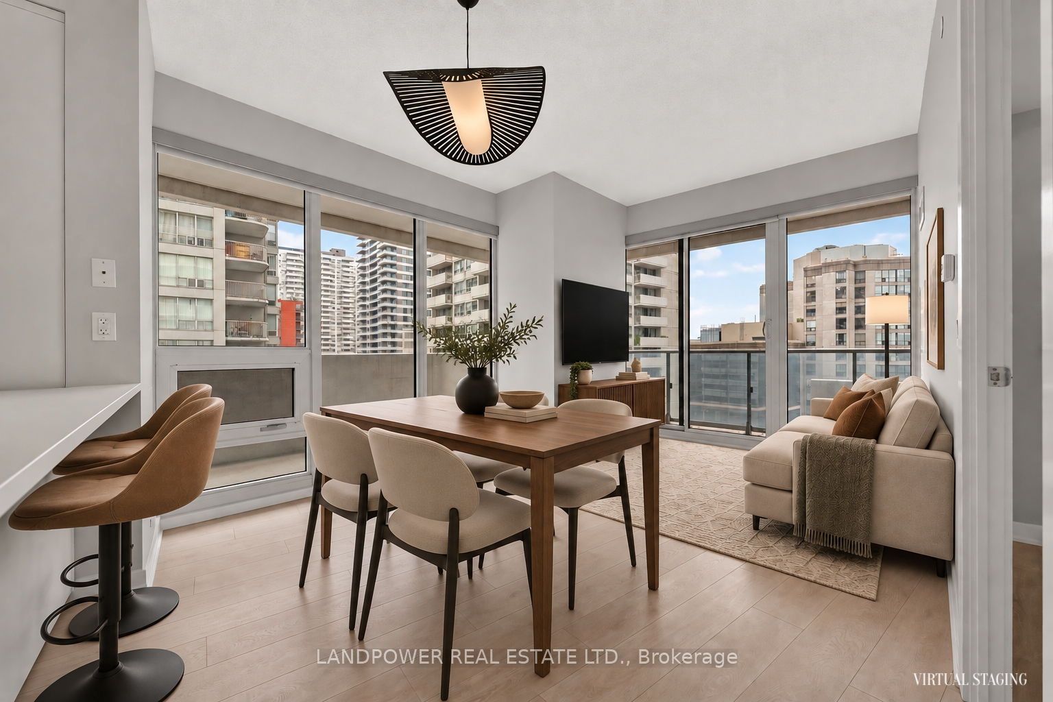 2221 Yonge Street 803 Property Photo 1