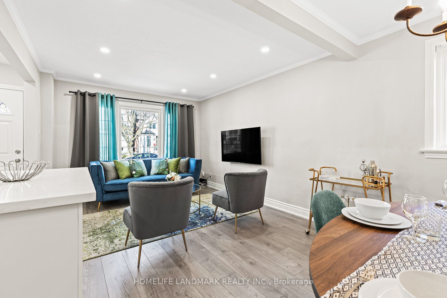 107 Parklea Drive Property Photo 2