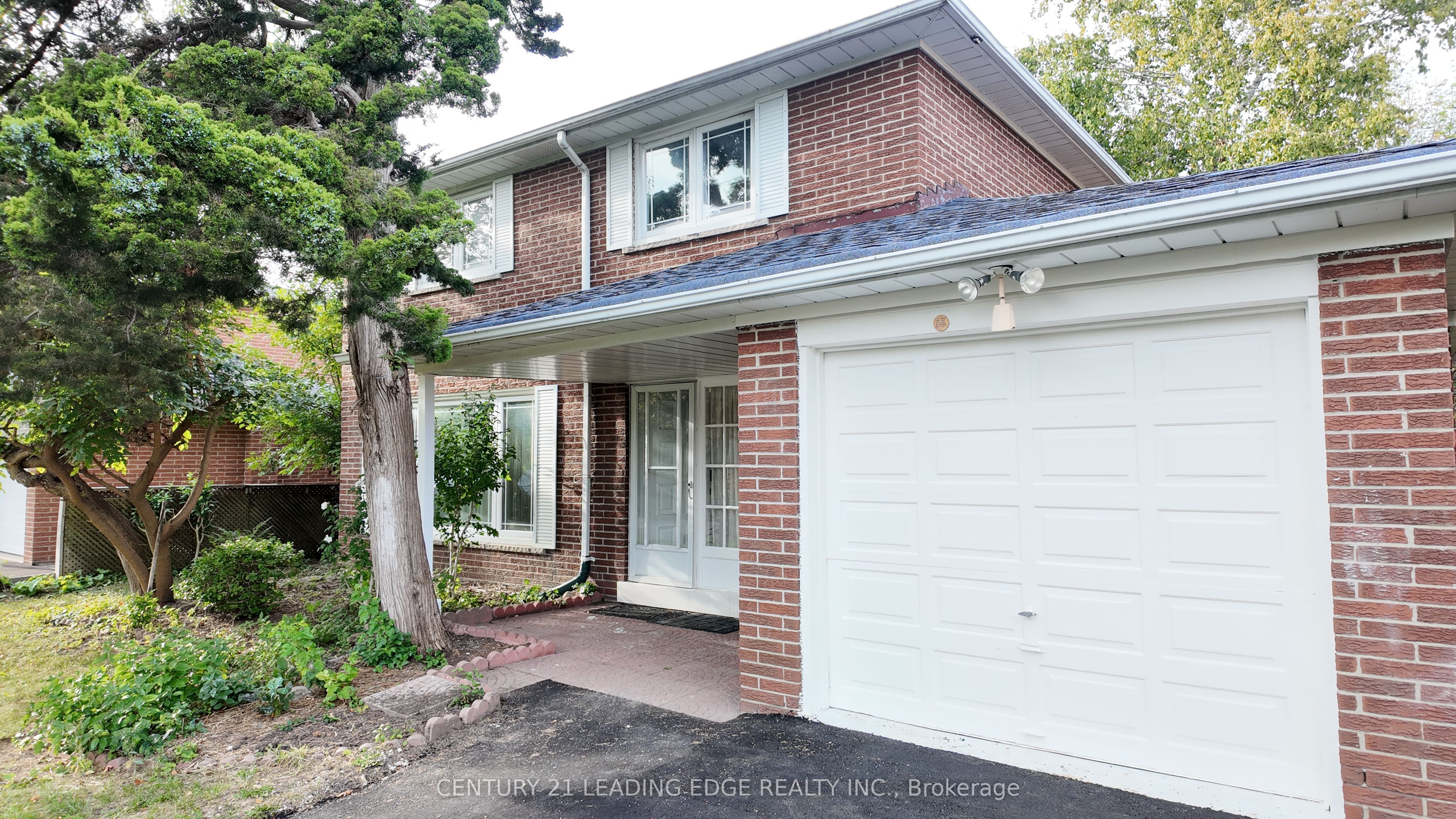 39 Waddington Crescent Property Photo 3
