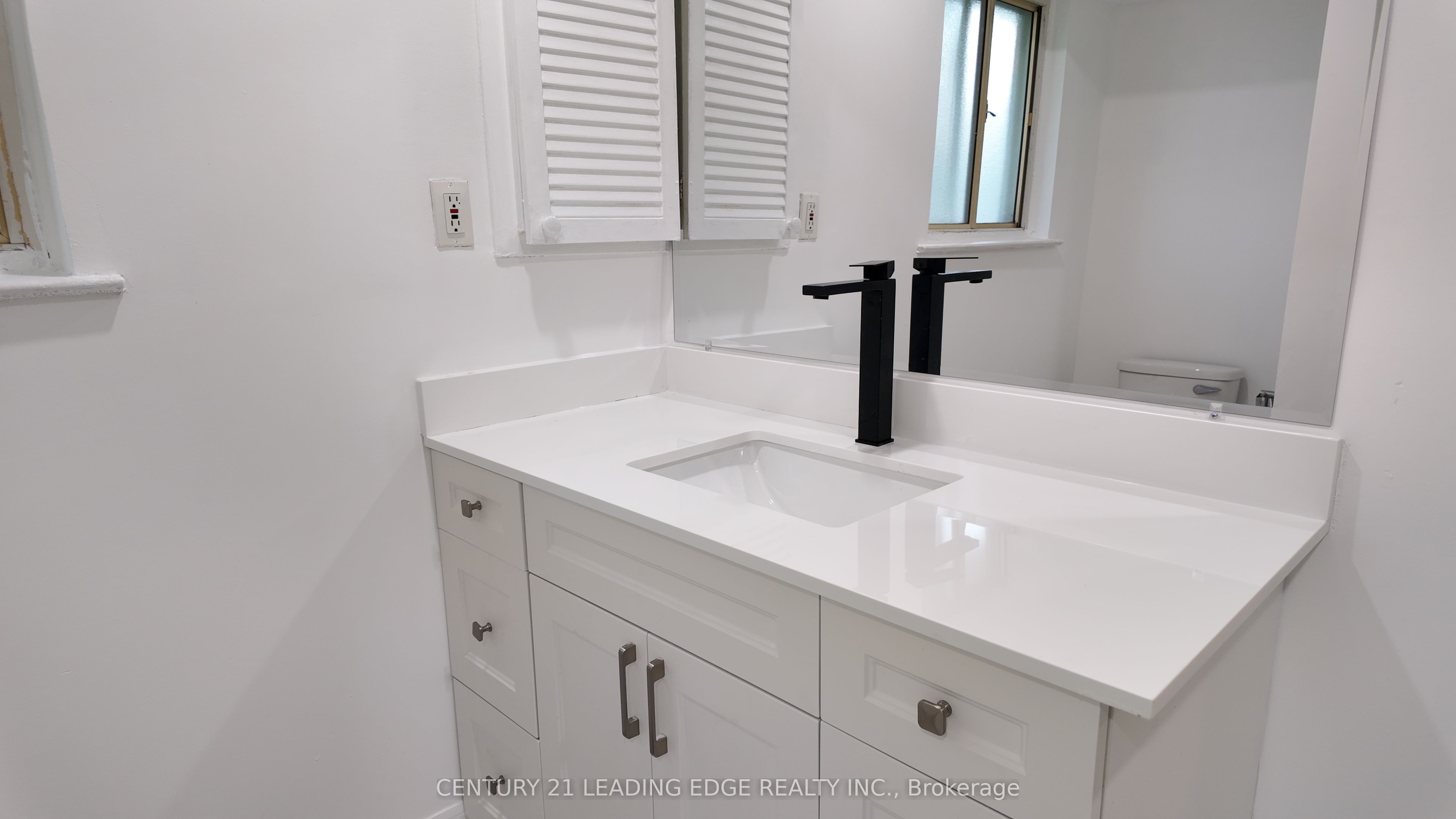 39 Waddington Crescent Property Photo 22