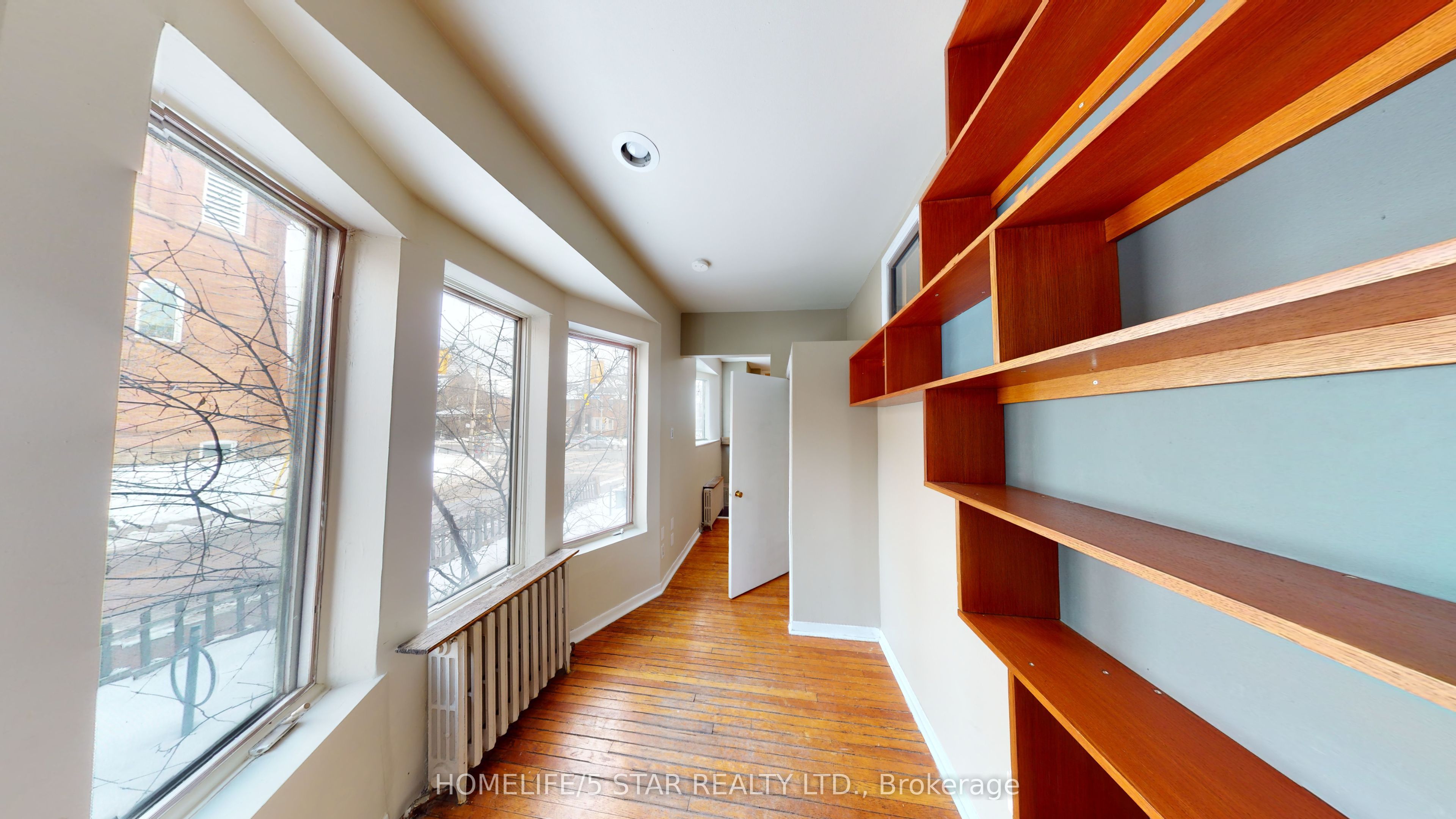 642 Dovercourt Road Apt 1 Property Photo 4