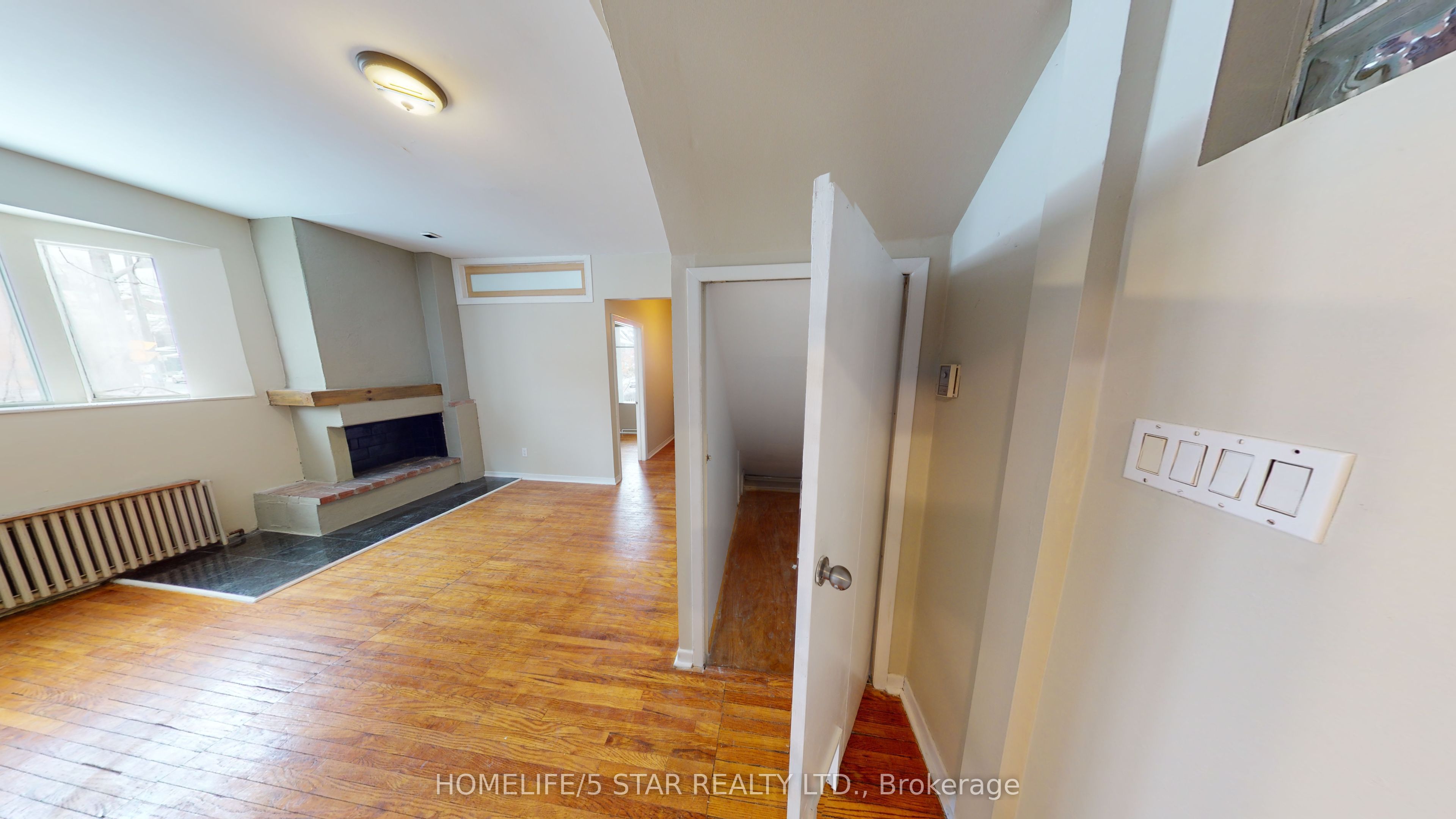 642 Dovercourt Road Apt 1 Property Photo 6