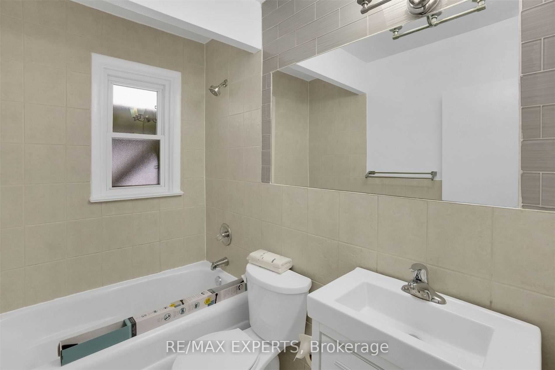18 Robson Place Property Photo 9