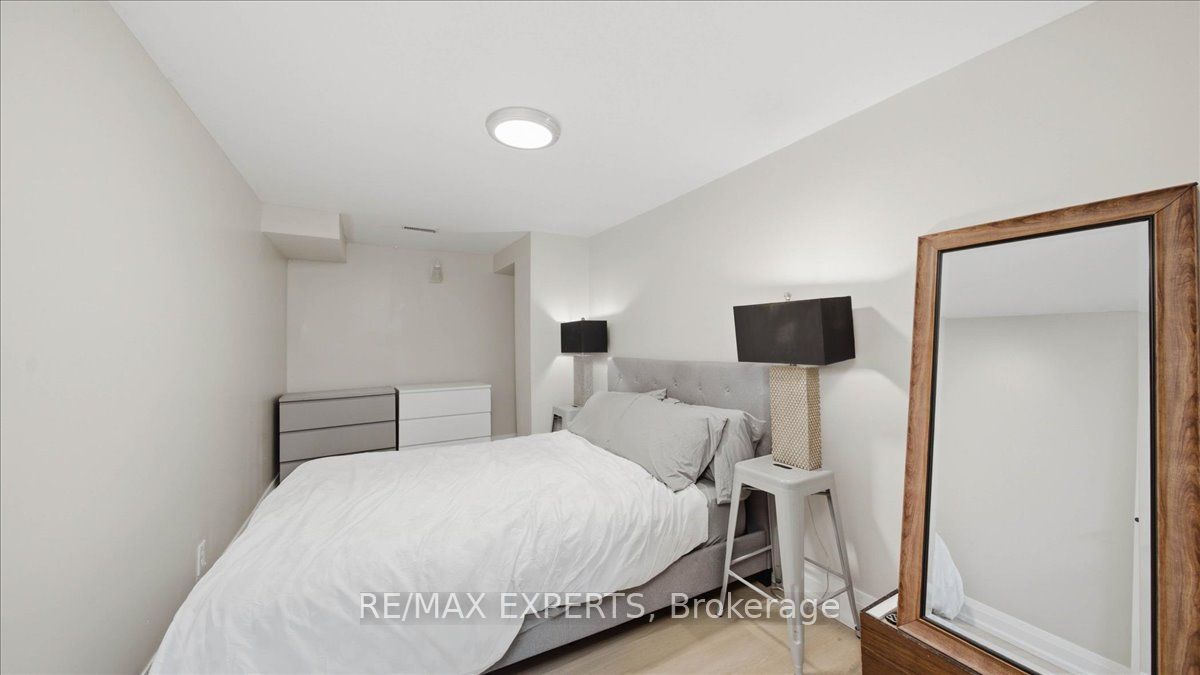 18 Robson Place Property Photo 12