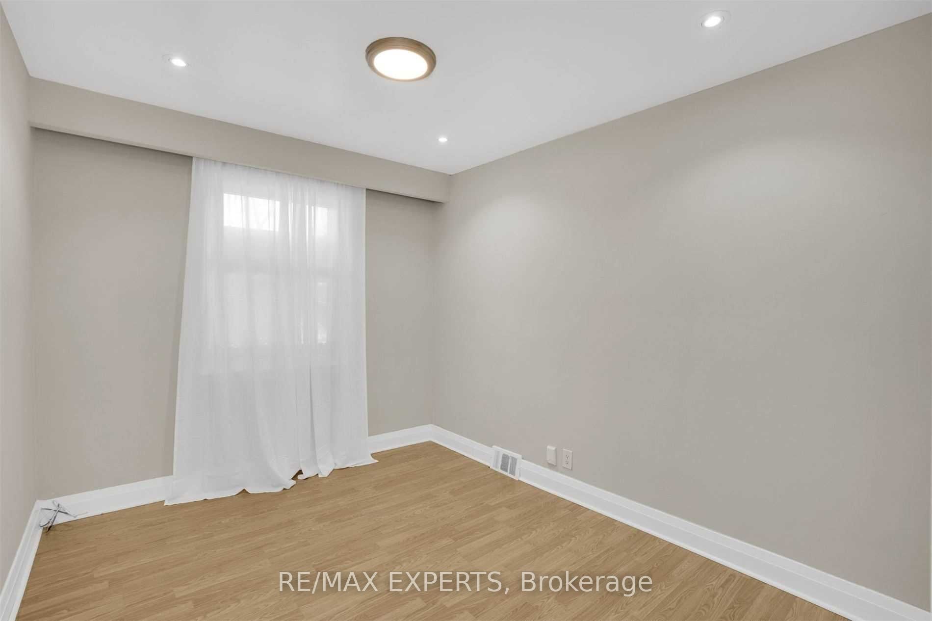 18 Robson Place Property Photo 18