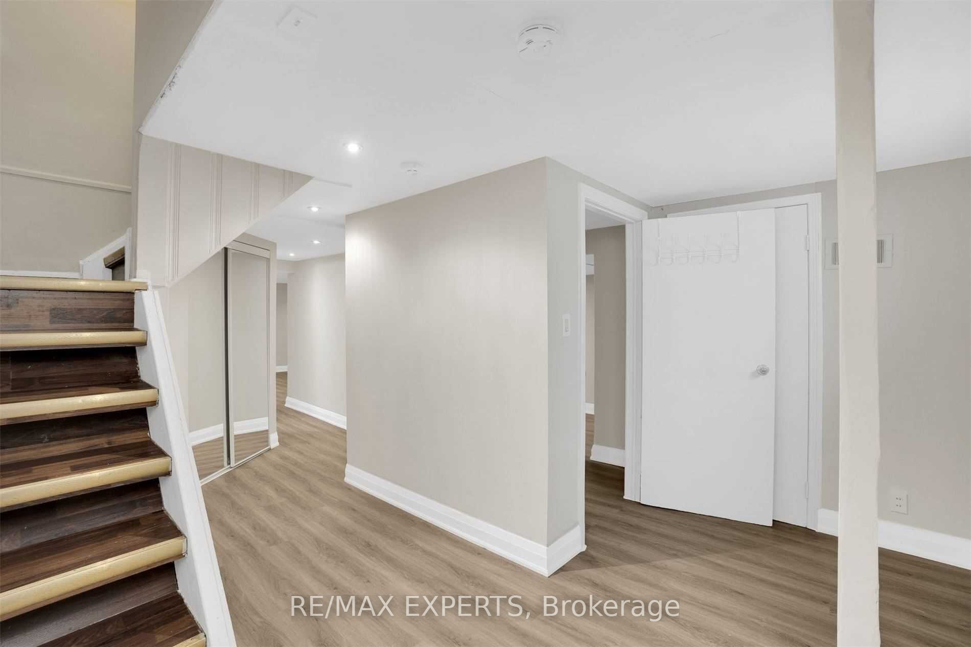 18 Robson Place Property Photo 19