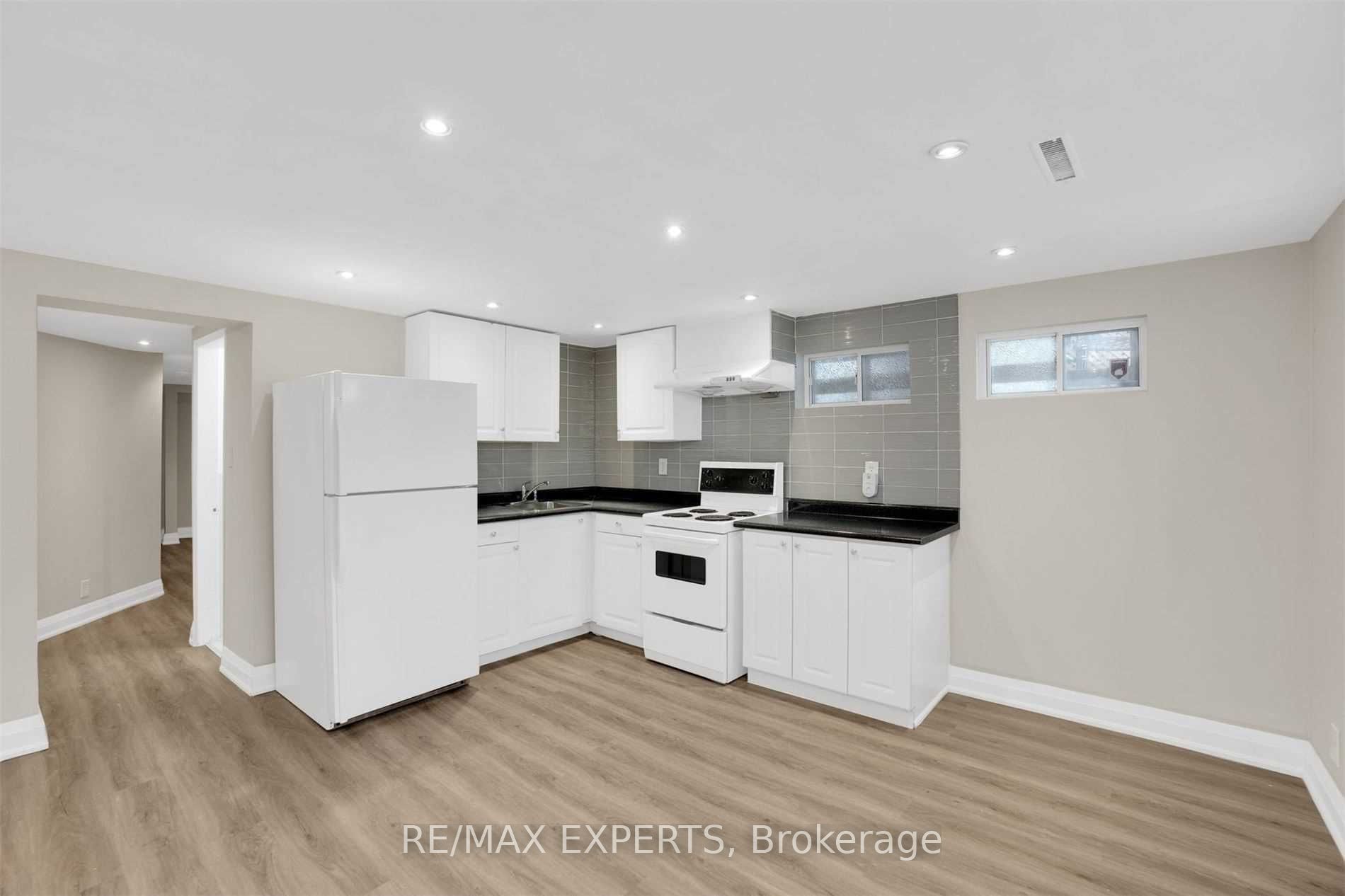 18 Robson Place Property Photo 24