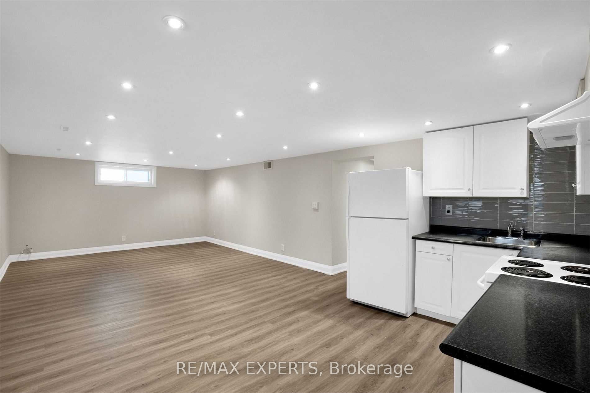 18 Robson Place Property Photo 25