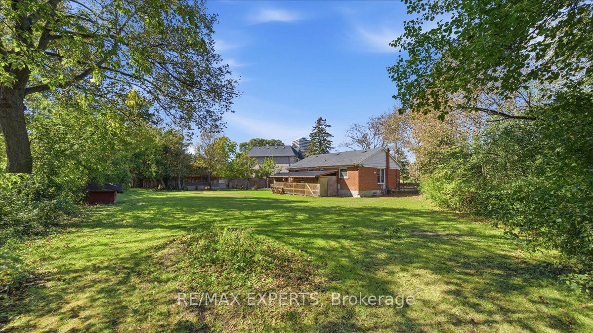 18 Robson Place Property Photo 28