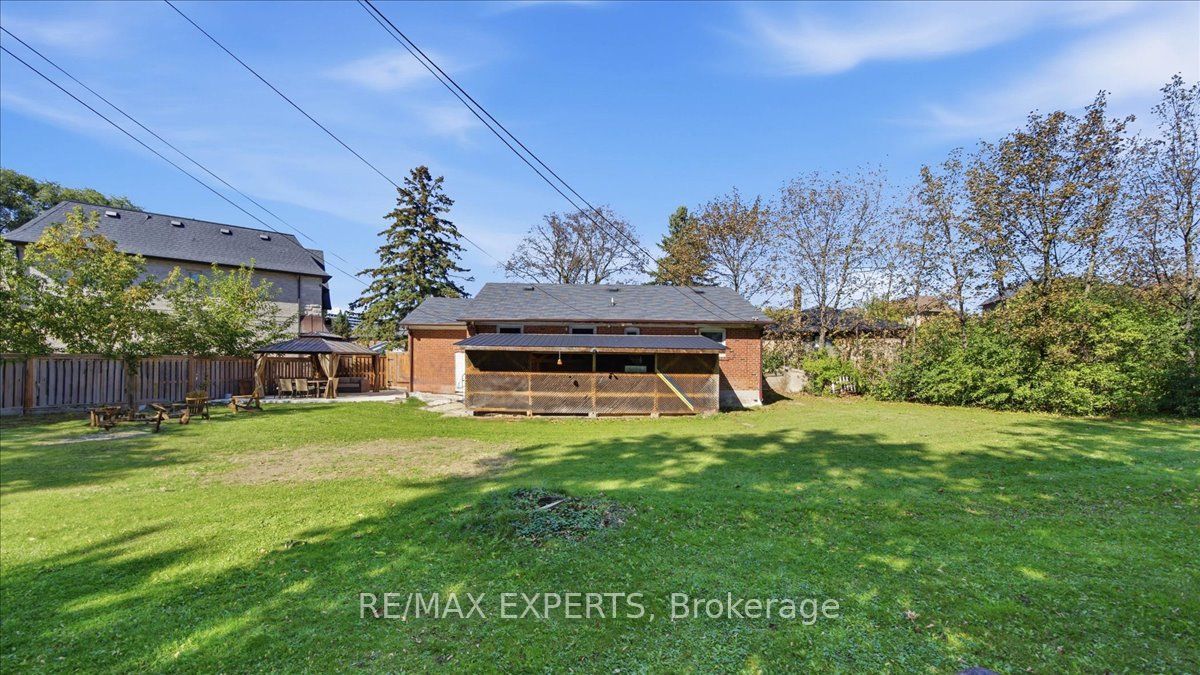 18 Robson Place Property Photo 29