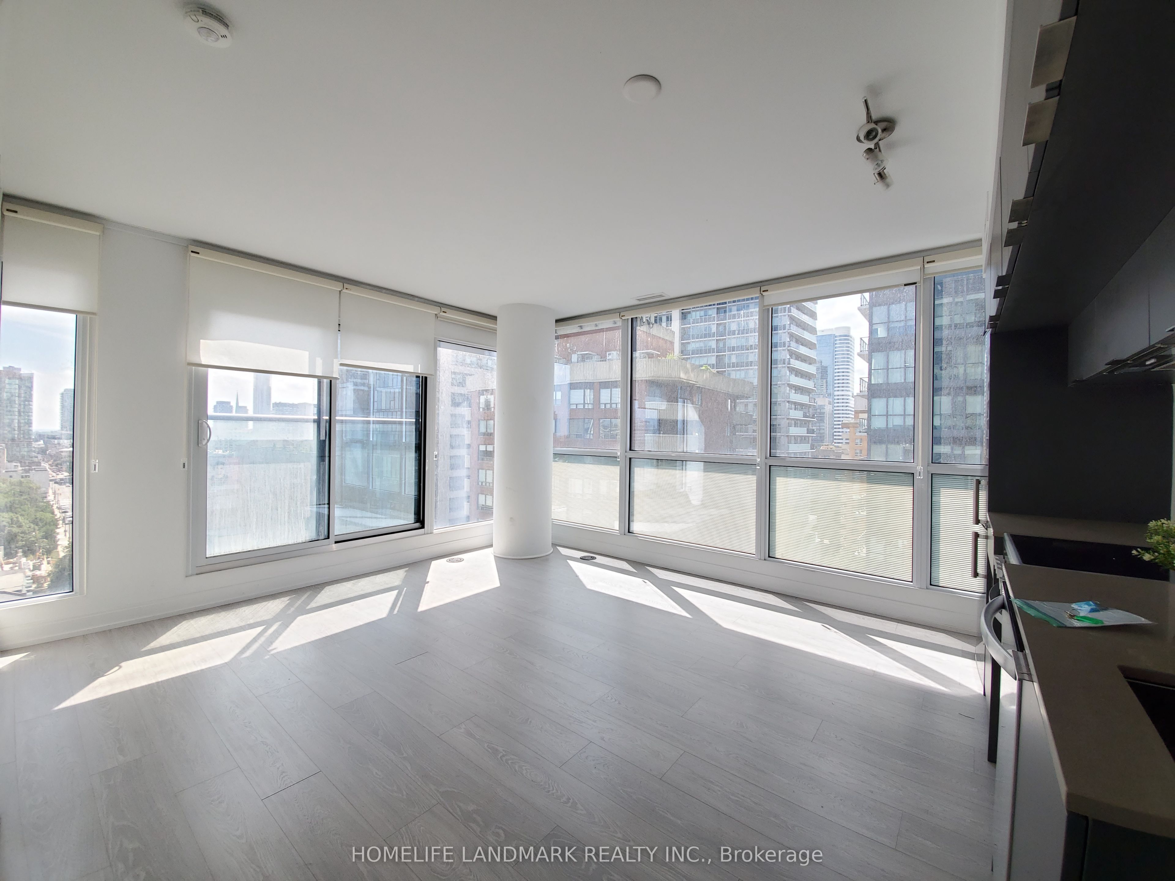 181 Dundas Street E 1110 Property Photo 3