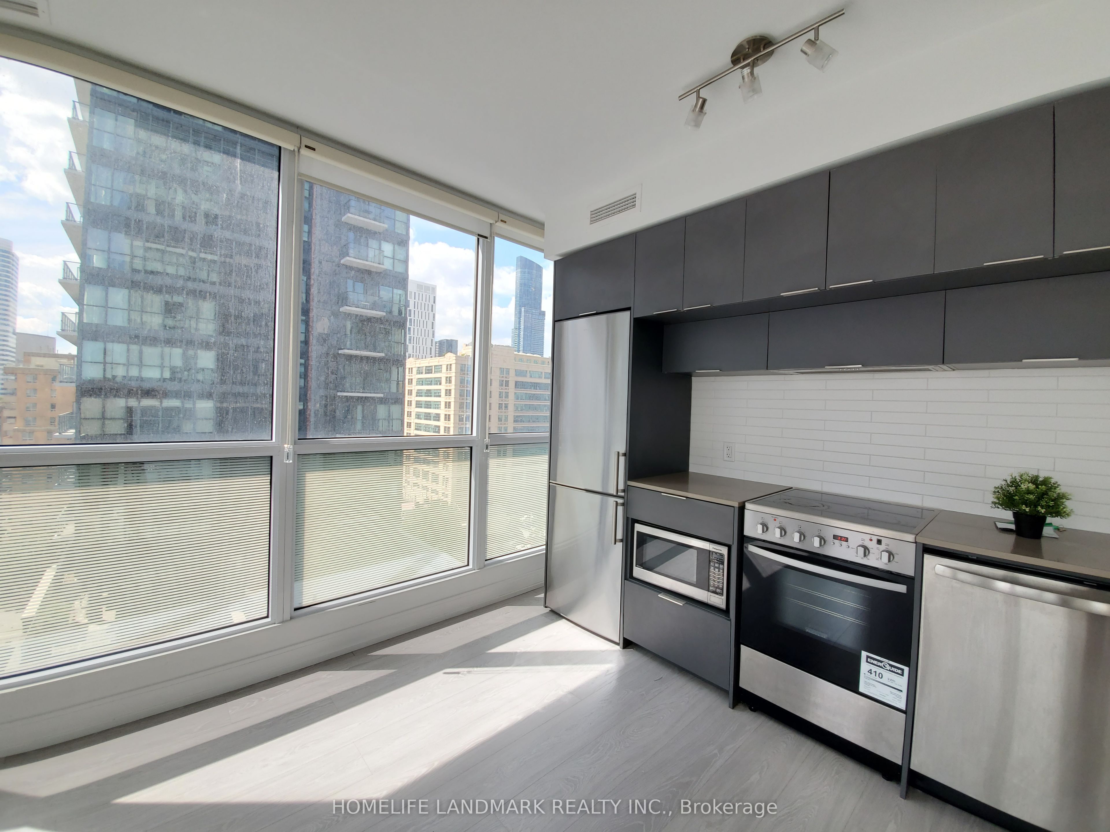 181 Dundas Street E 1110 Property Photo 9