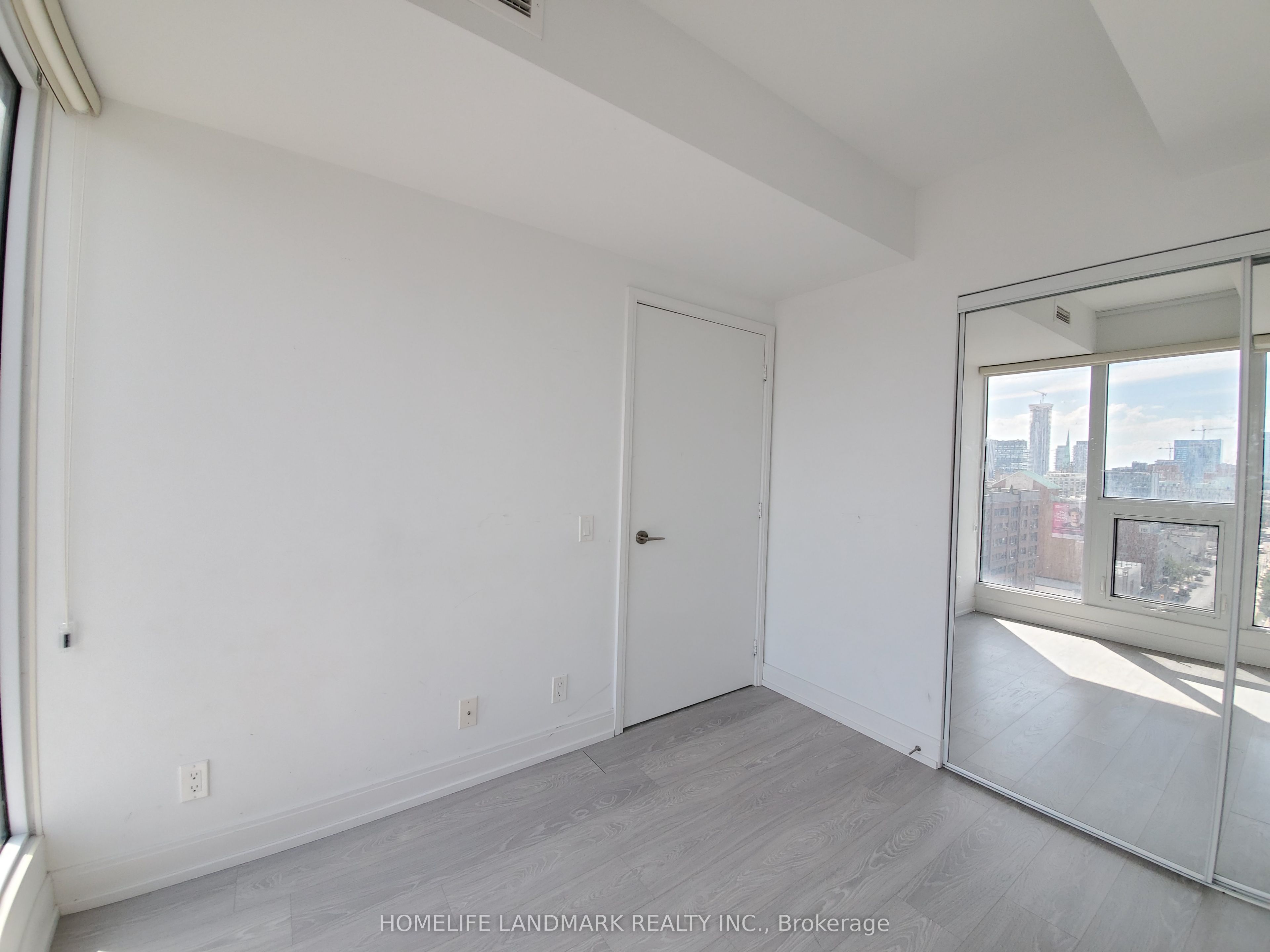181 Dundas Street E 1110 Property Photo 17