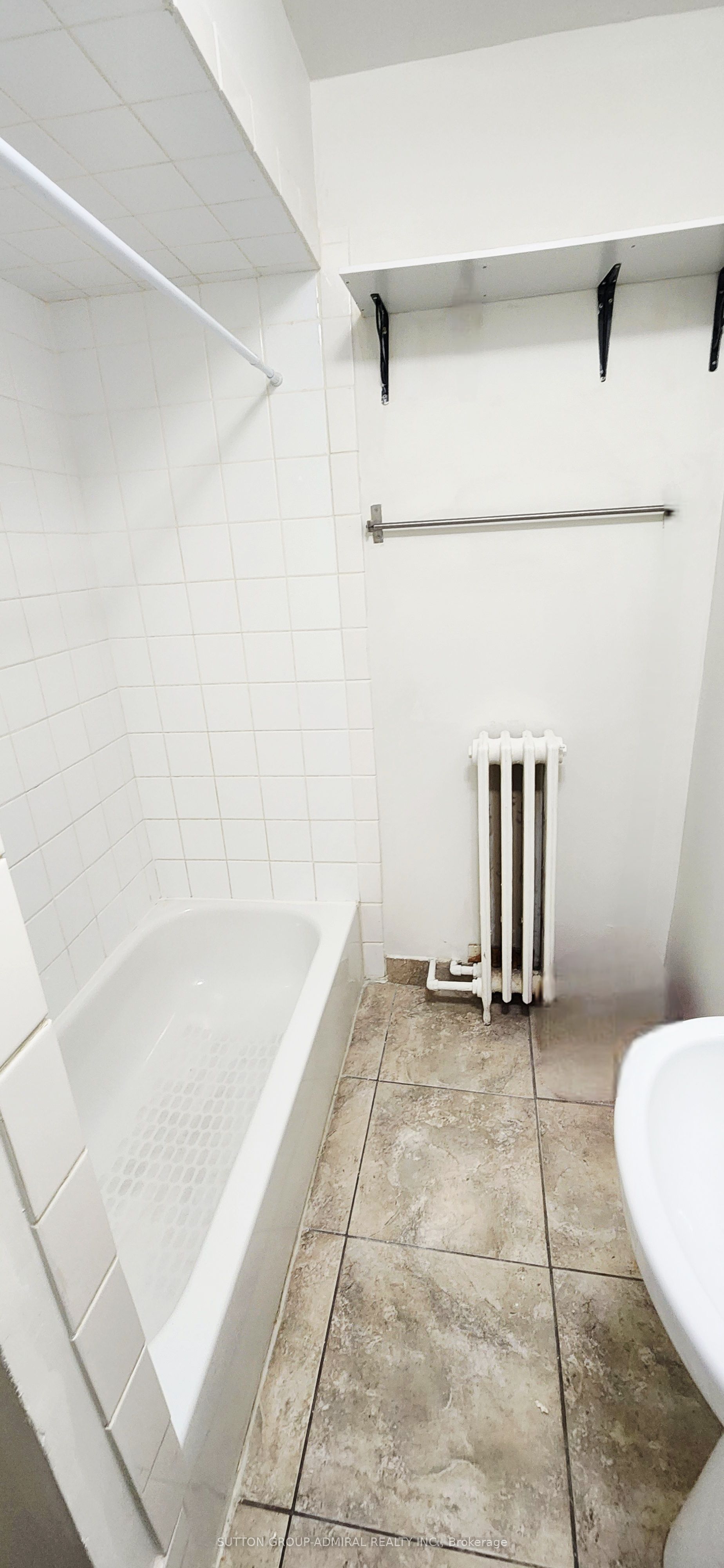 1040a St Clair Avenue Upper 1 Property Photo 9