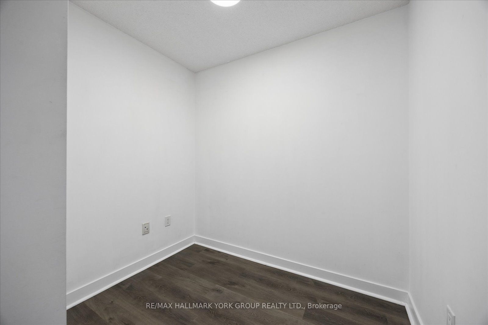 11 Brunel Court 1612 Property Photo 8