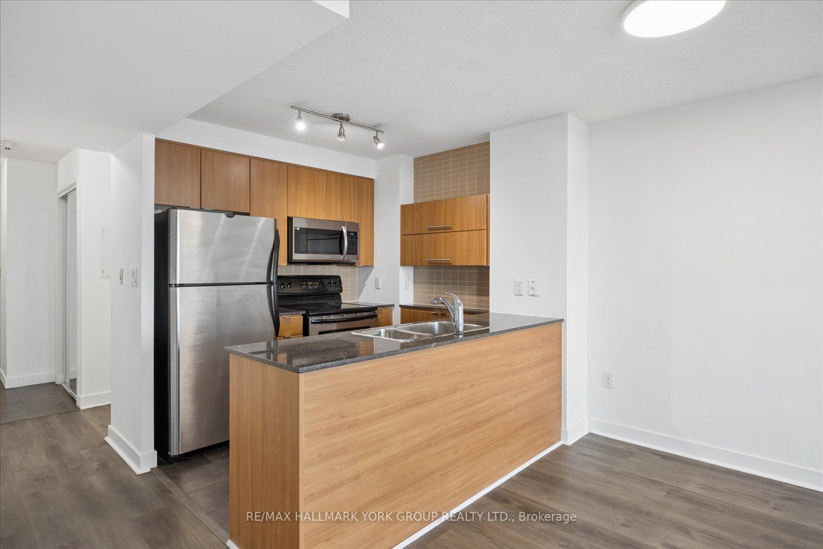 11 Brunel Court 1612 Property Photo 15