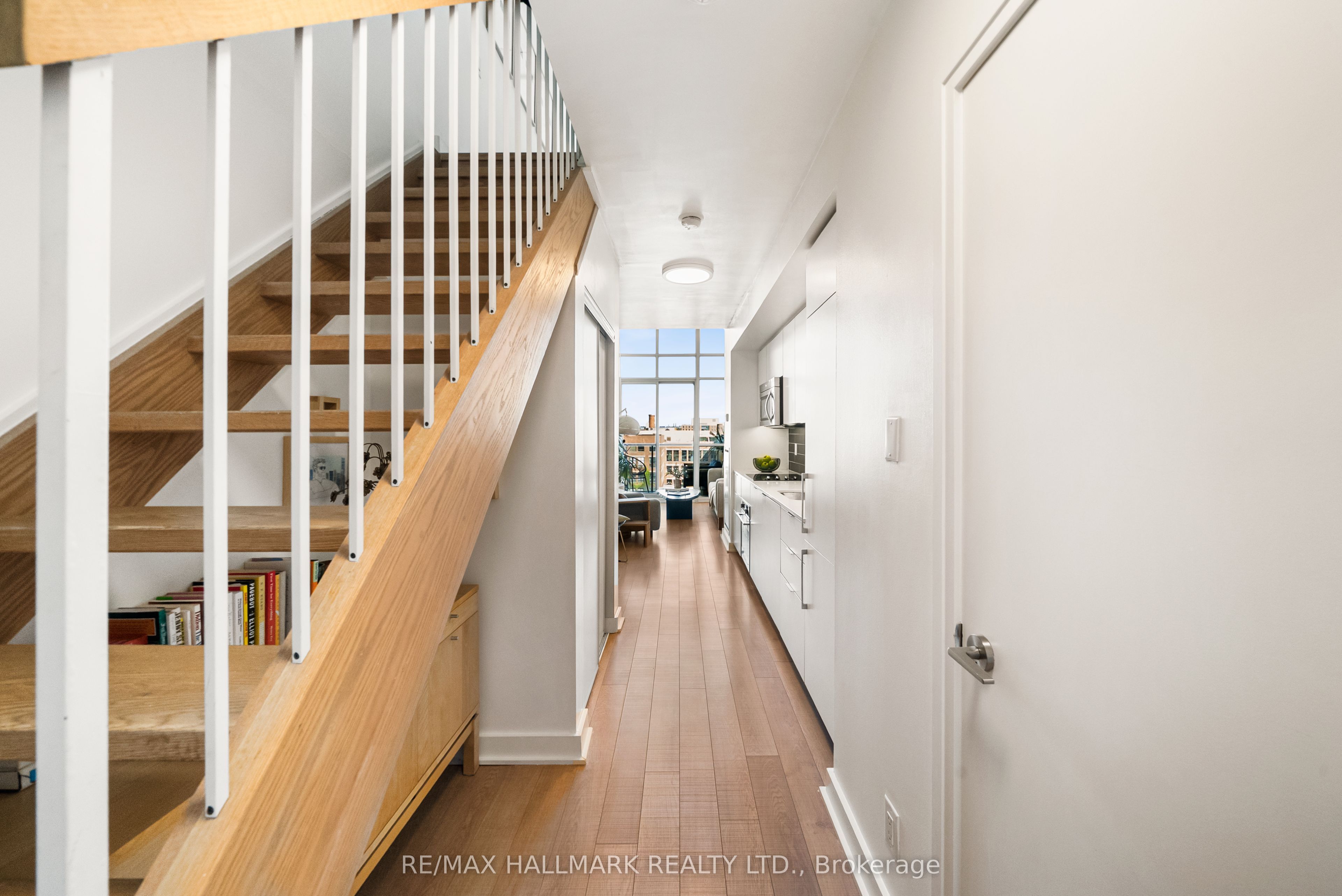 5 Hanna Avenue 617 Property Photo 3