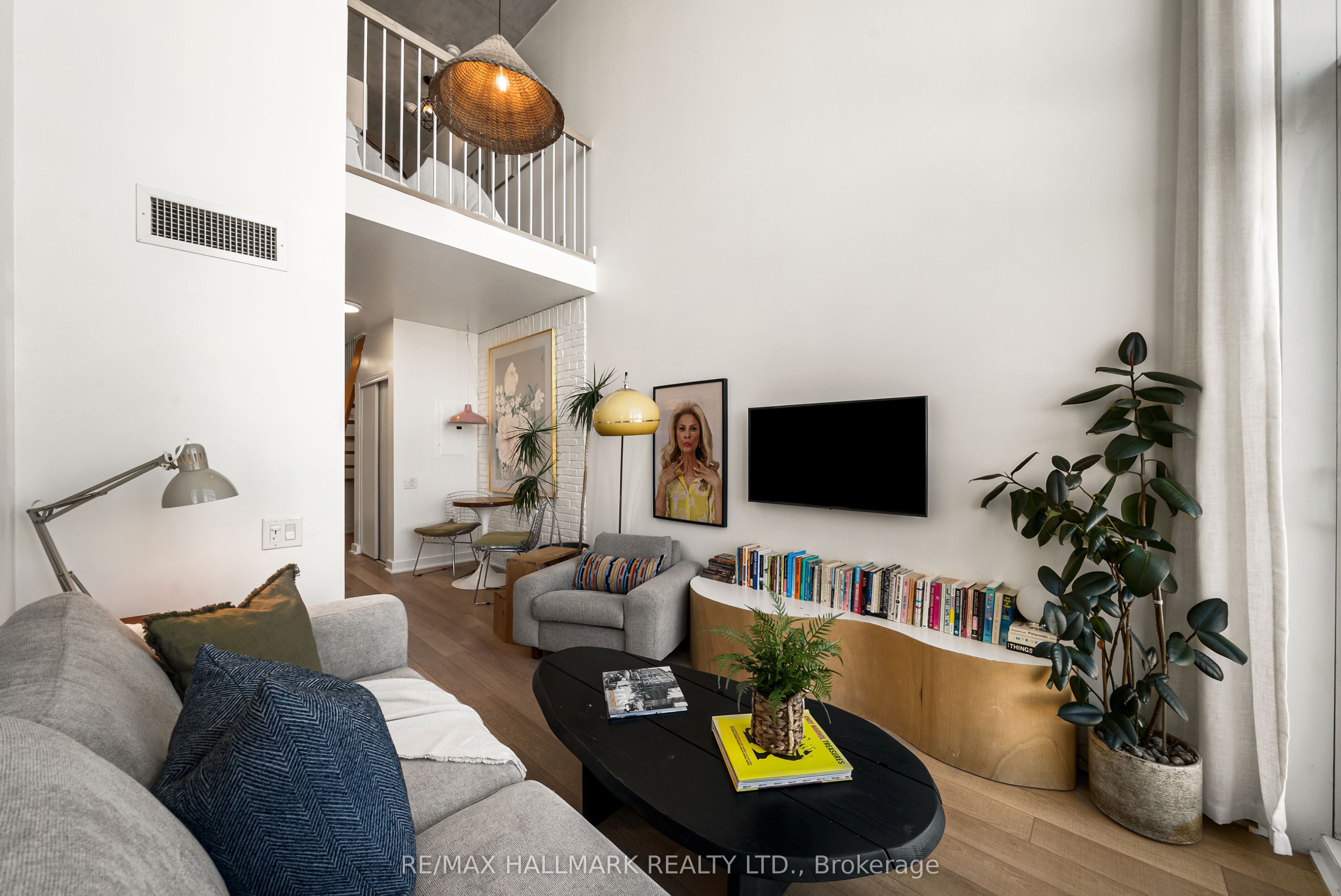 5 Hanna Avenue 617 Property Photo 6