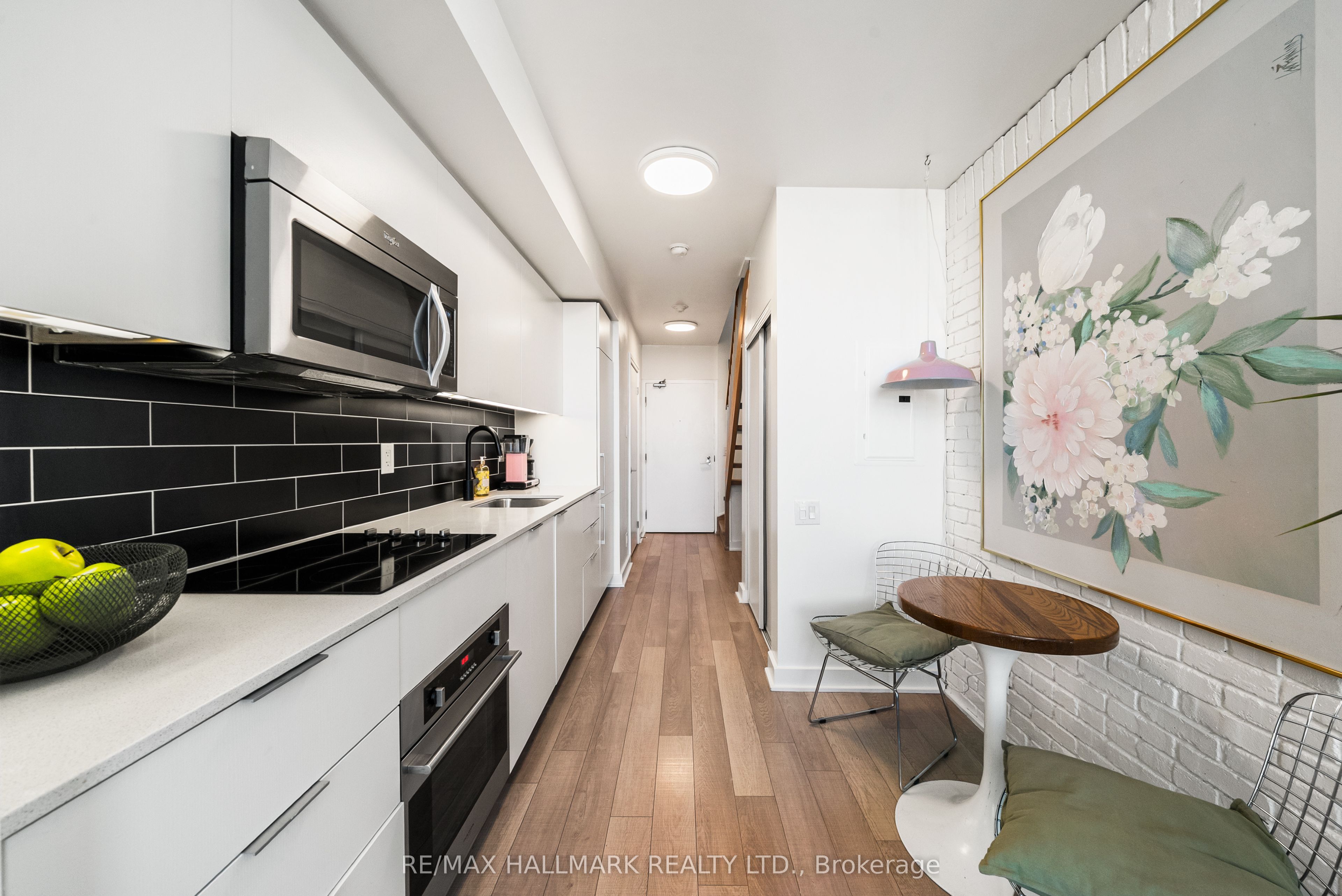 5 Hanna Avenue 617 Property Photo 8