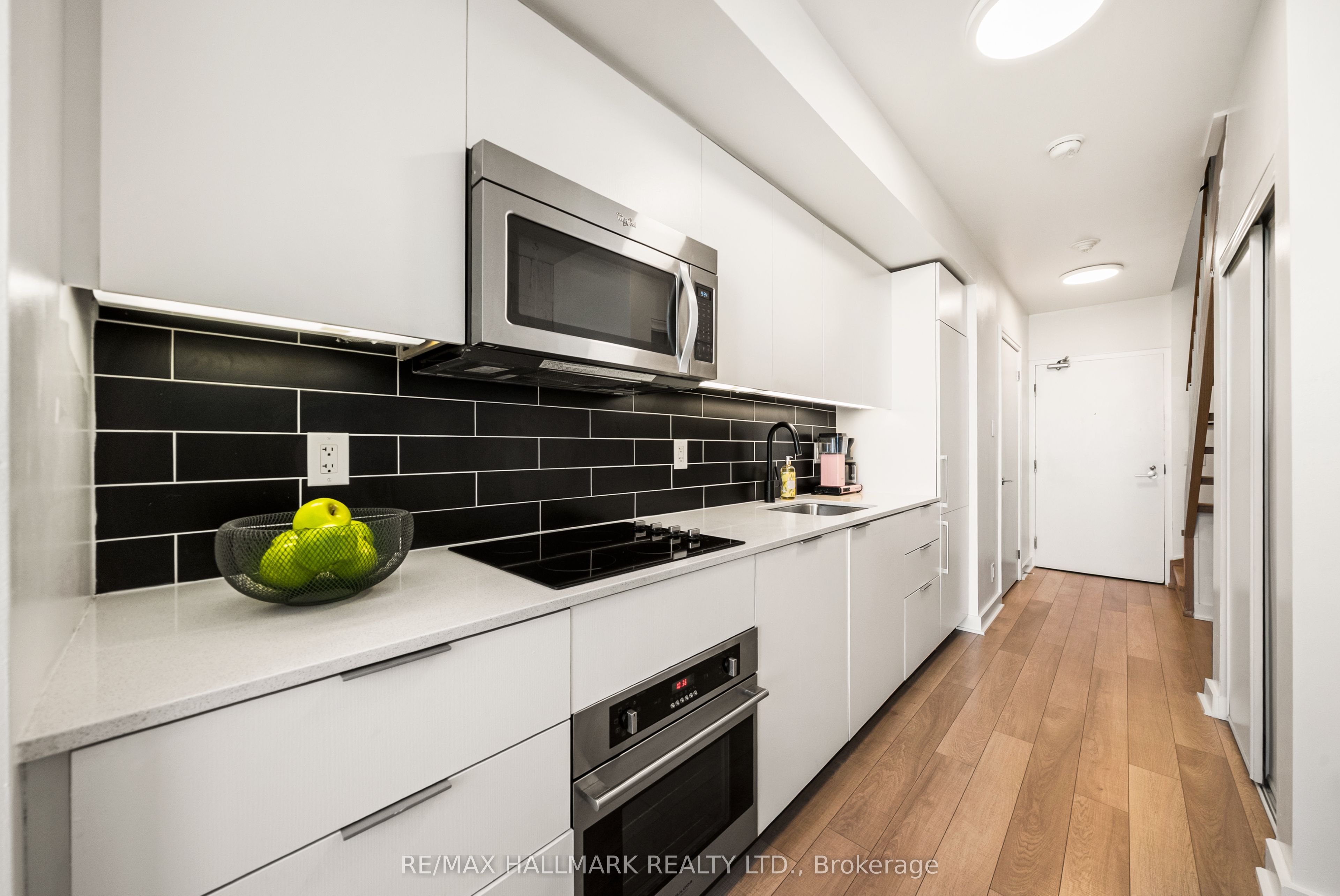 5 Hanna Avenue 617 Property Photo 12