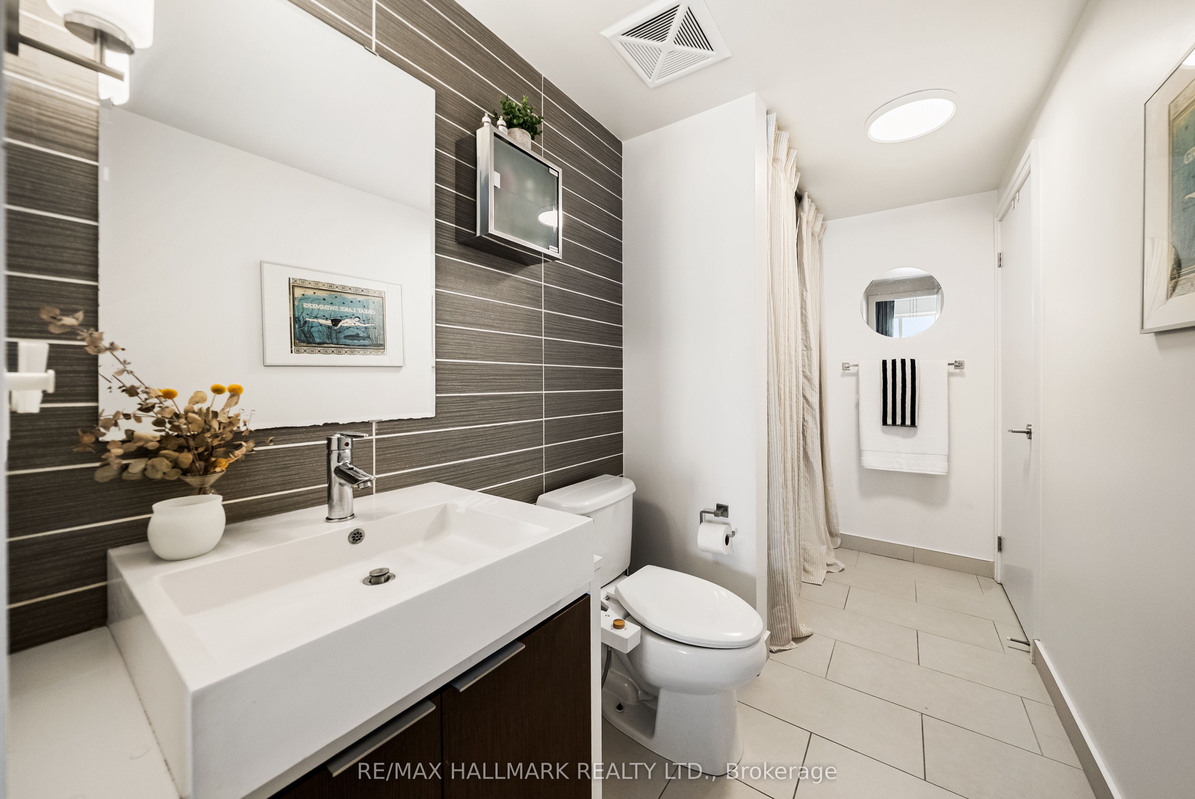5 Hanna Avenue 617 Property Photo 18