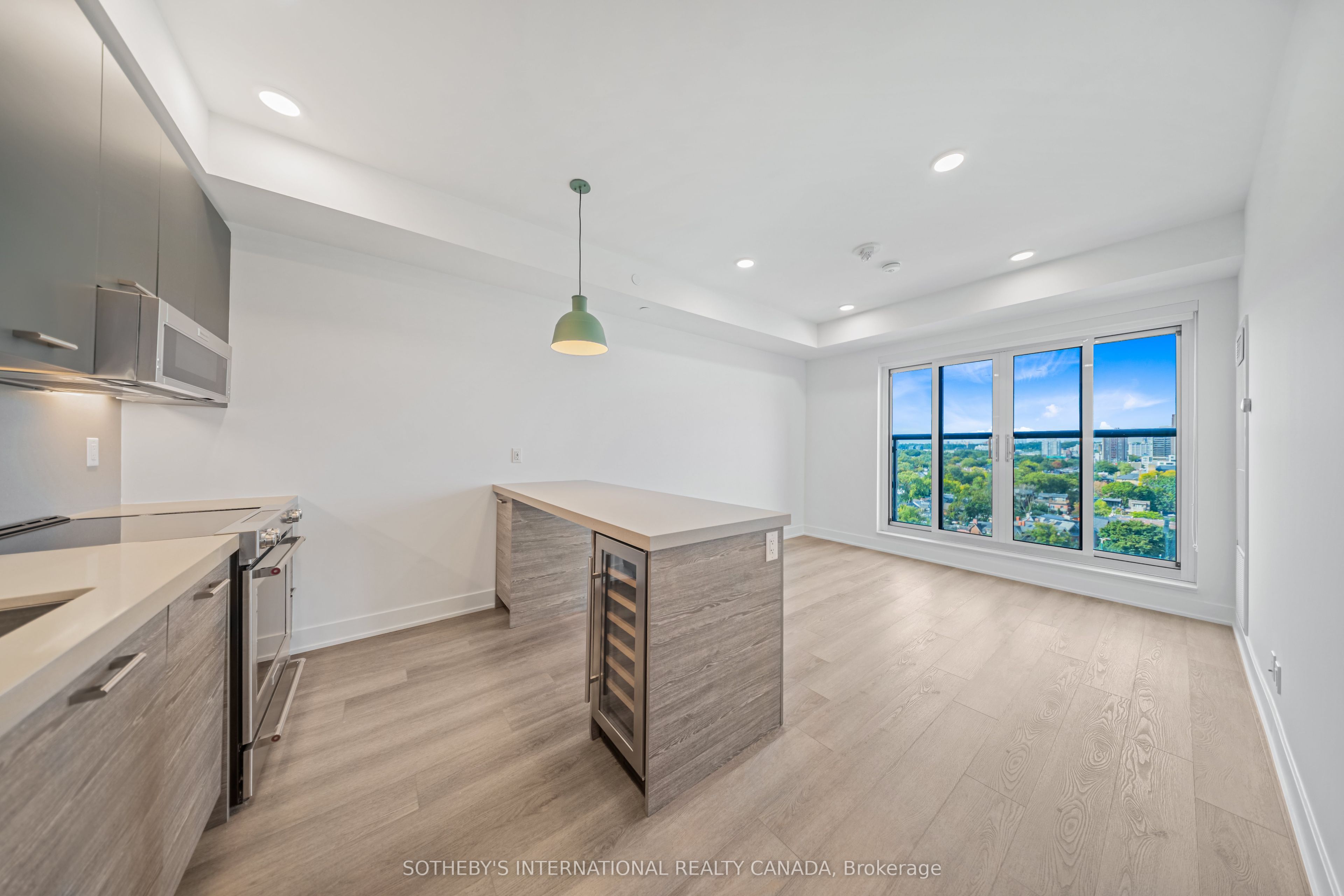 484 Spadina Avenue 404 Property Photo 3