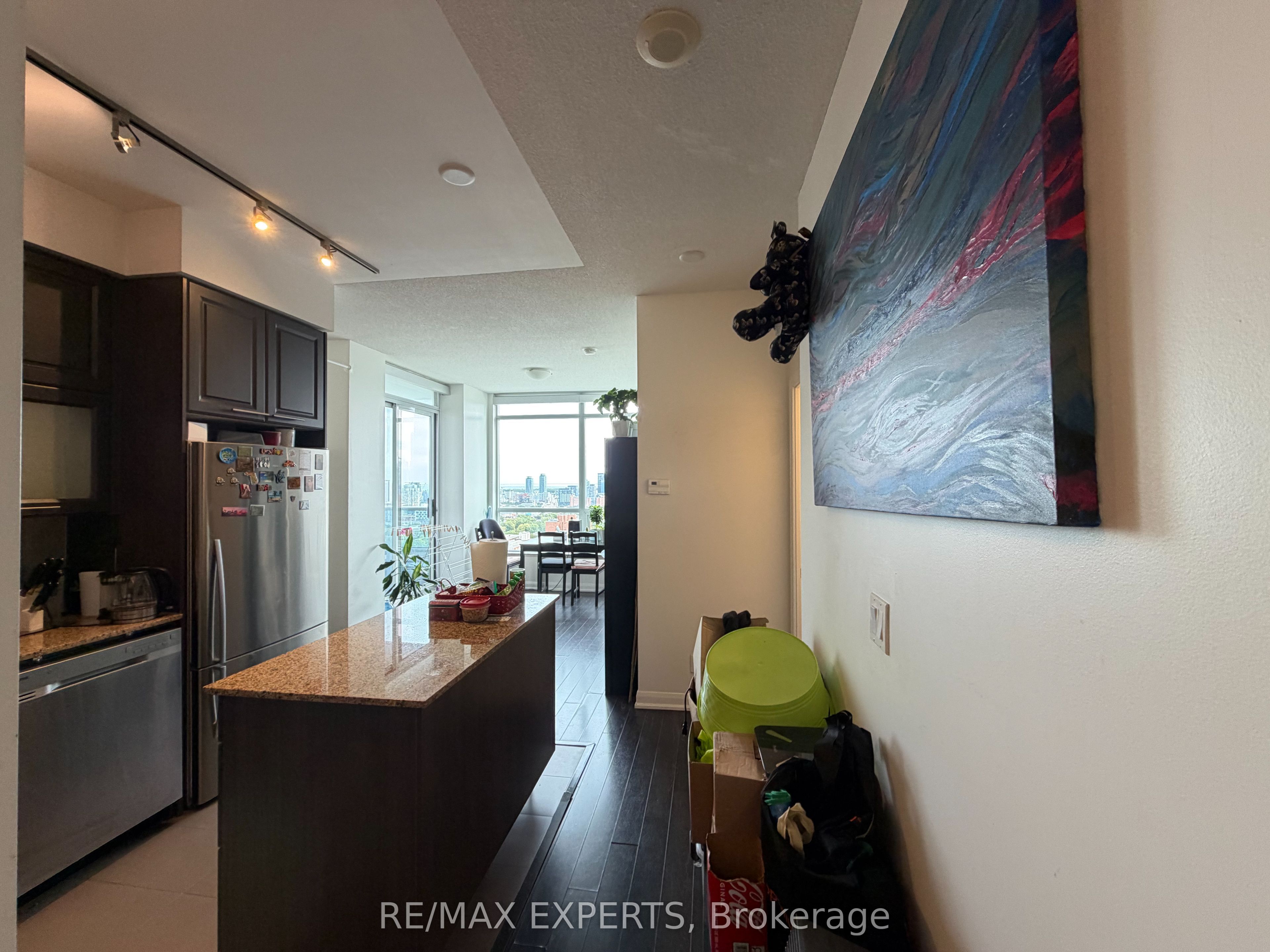 500 Sherbourne Street 2004 Property Photo 2