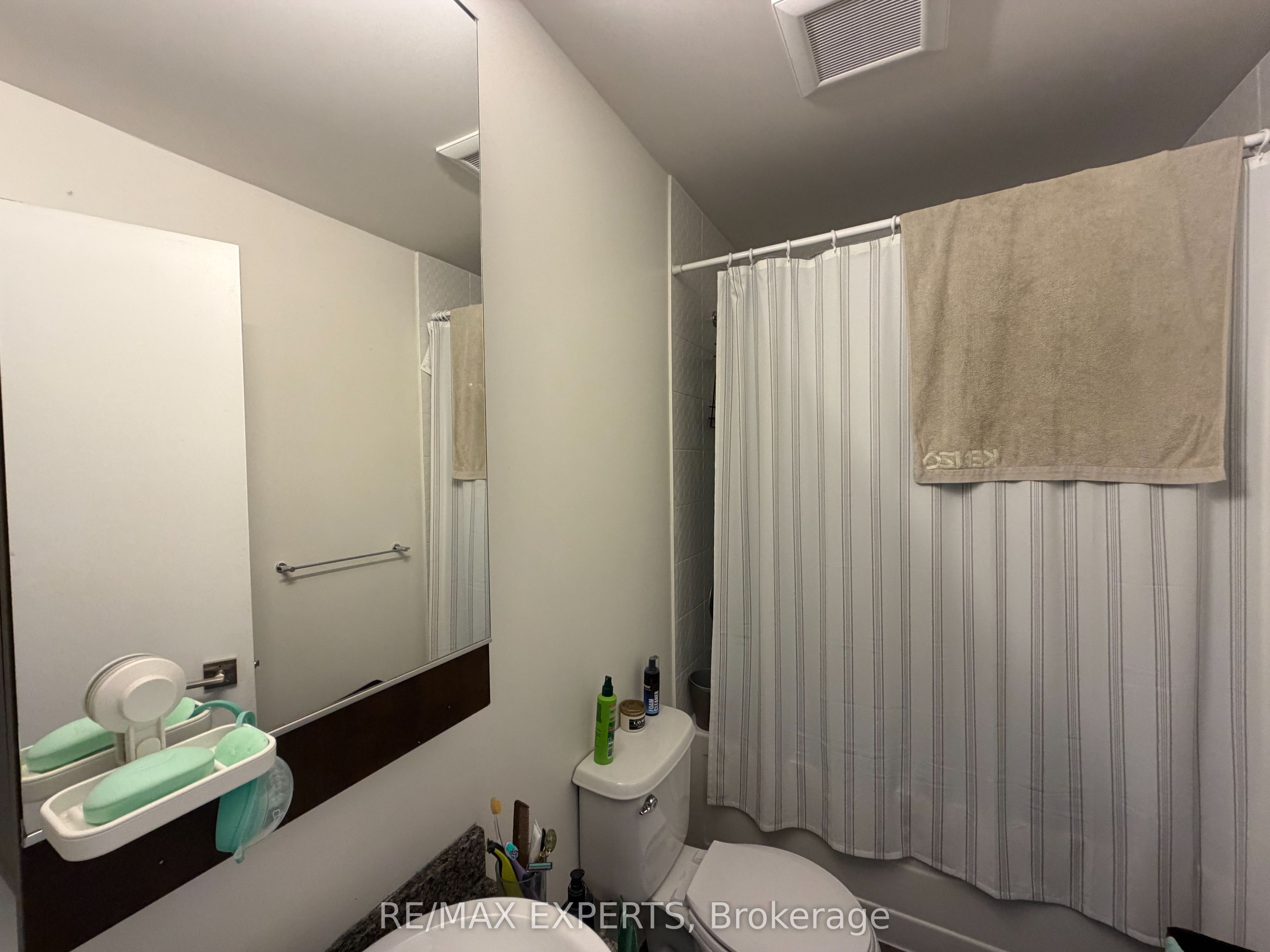 500 Sherbourne Street 2004 Property Photo 6