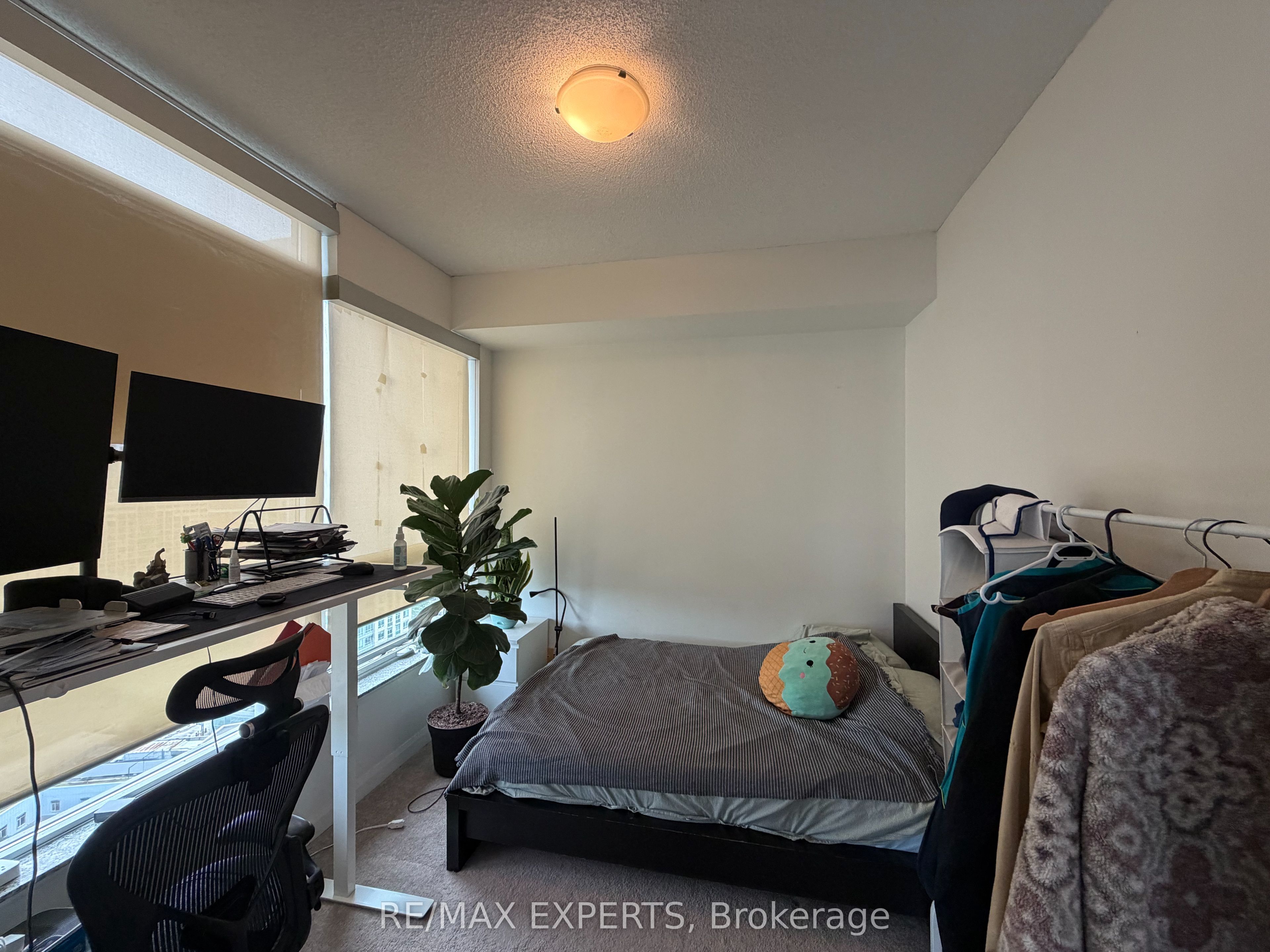 500 Sherbourne Street 2004 Property Photo 7